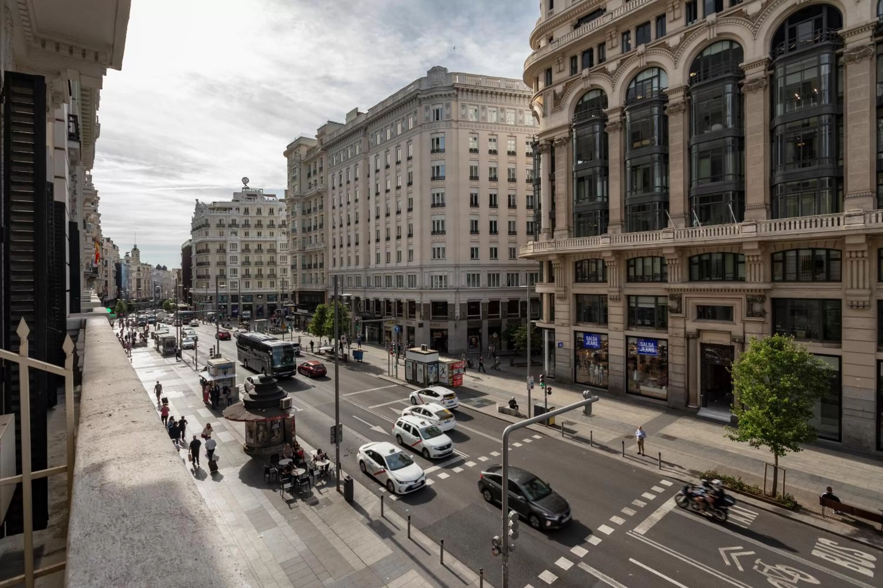 City view in Petit Palace Triball