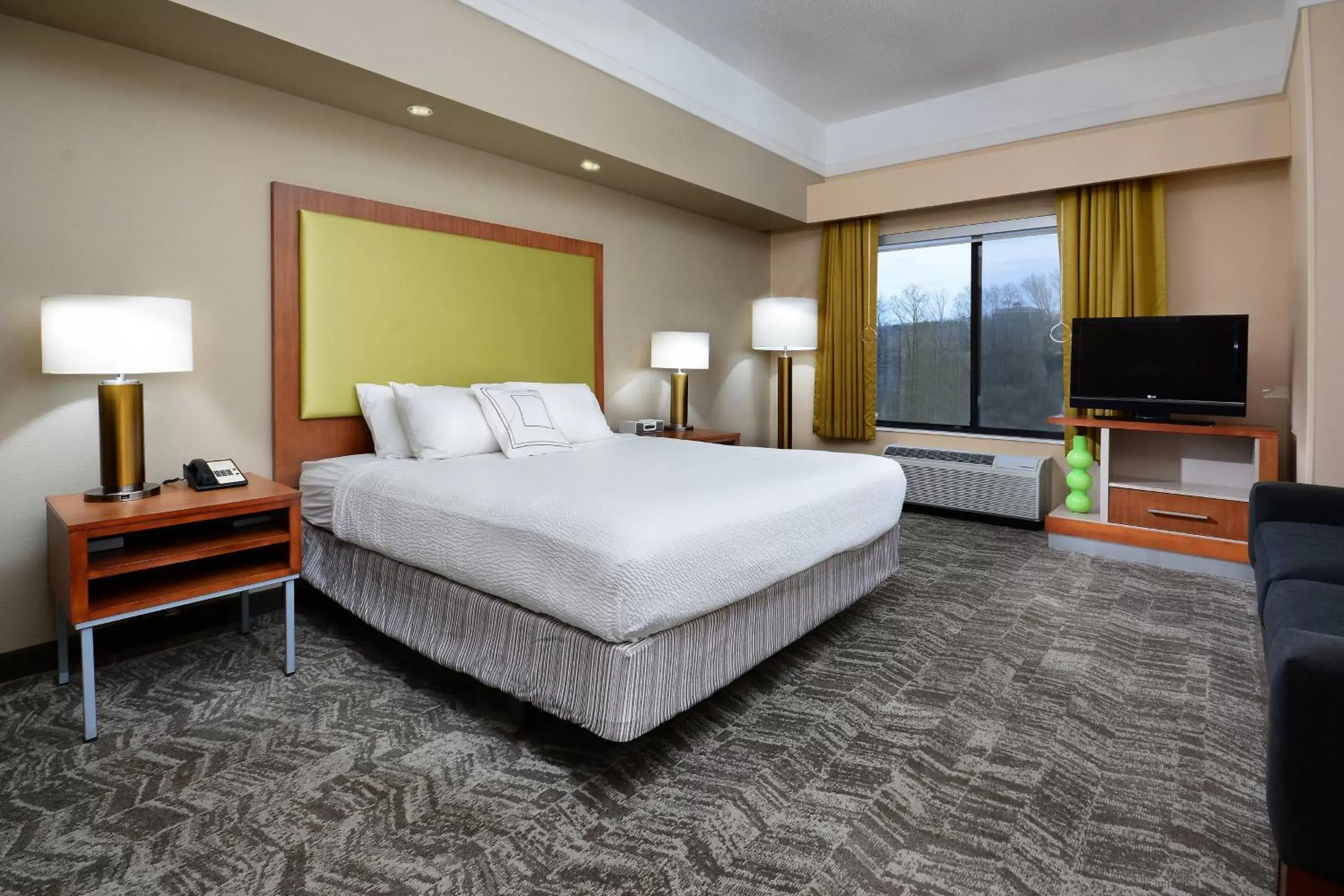 Photo of the whole room, Bed in SpringHill Suites by Marriott Lynchburg Airport/University Area