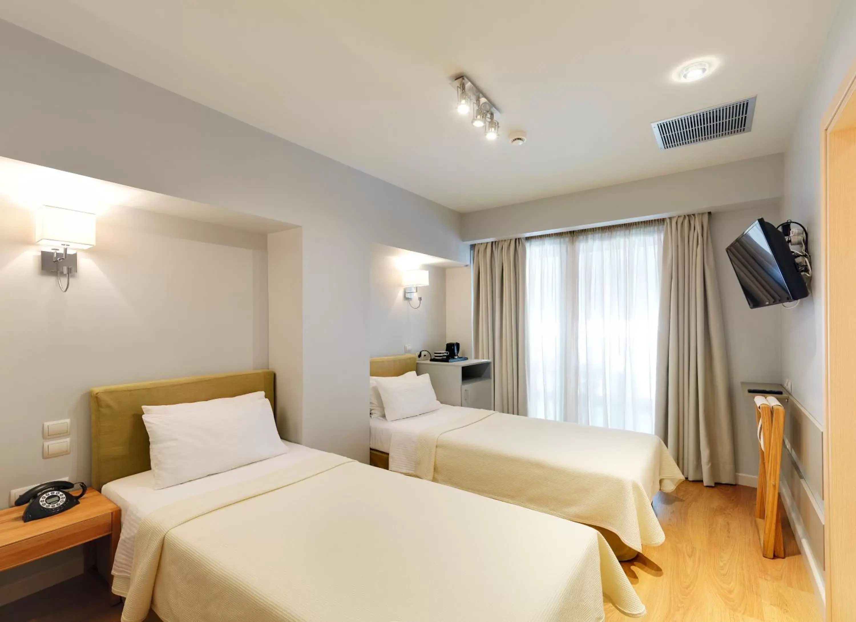 Day, Bed in Phidias Piraeus Hotel