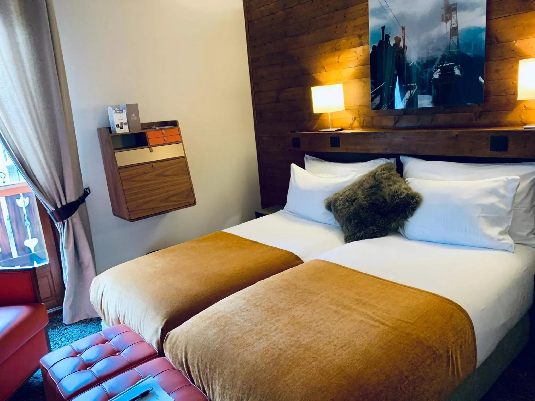 Bedroom, Bed in Coeur des Neiges