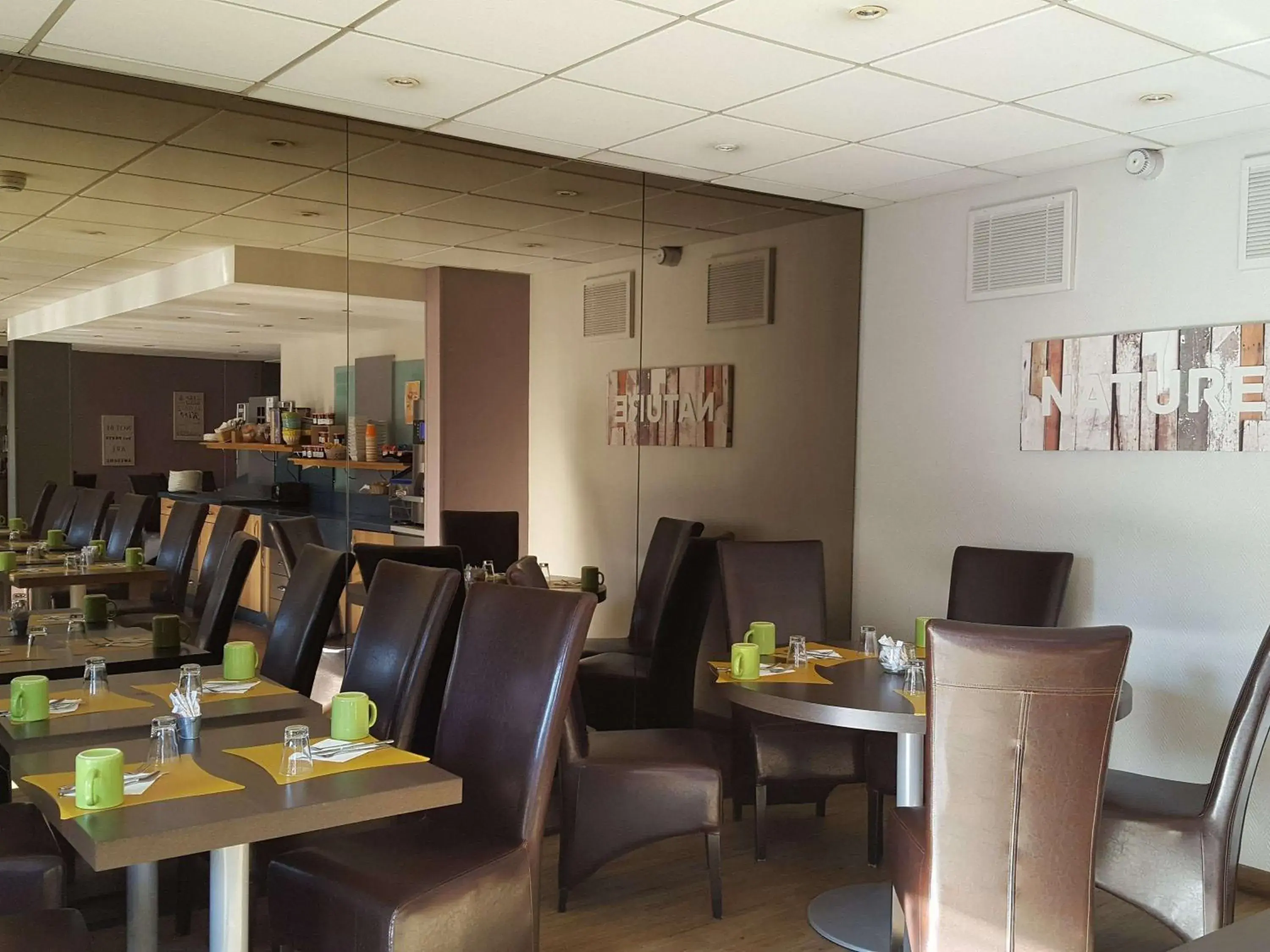 Restaurant/Places to Eat in ibis Styles Angers Centre Gare