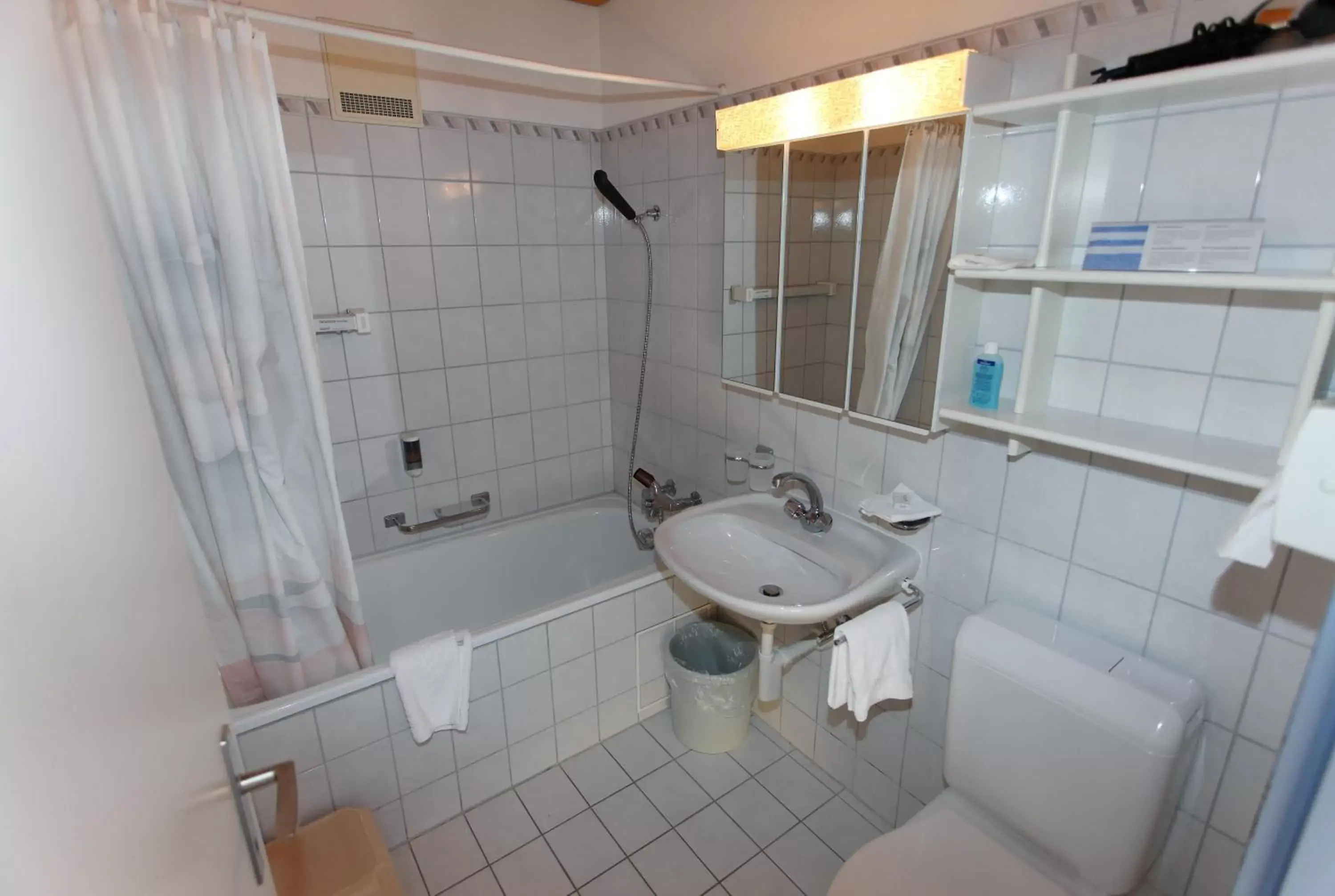 Bathroom in Aparthotel Muchetta