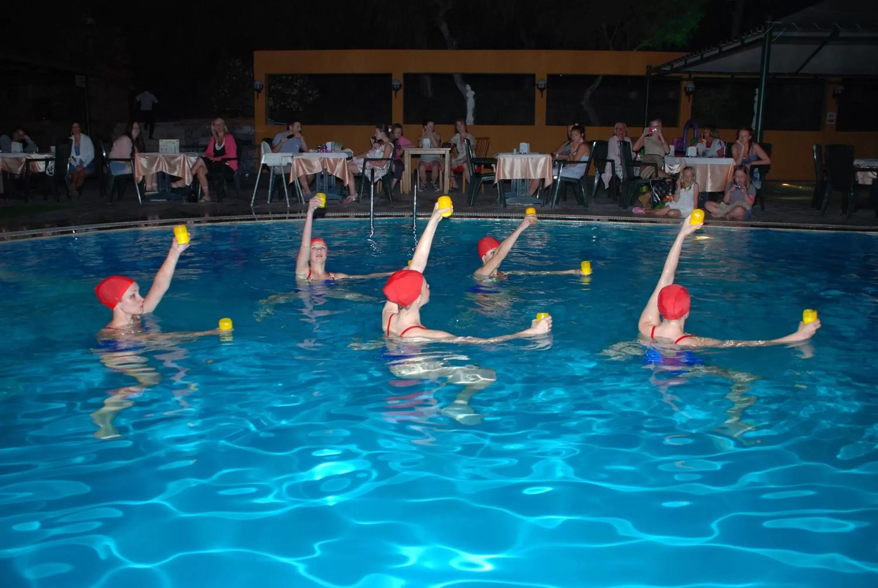 Swimming Pool in Tuntas Family Suites Kusadasi