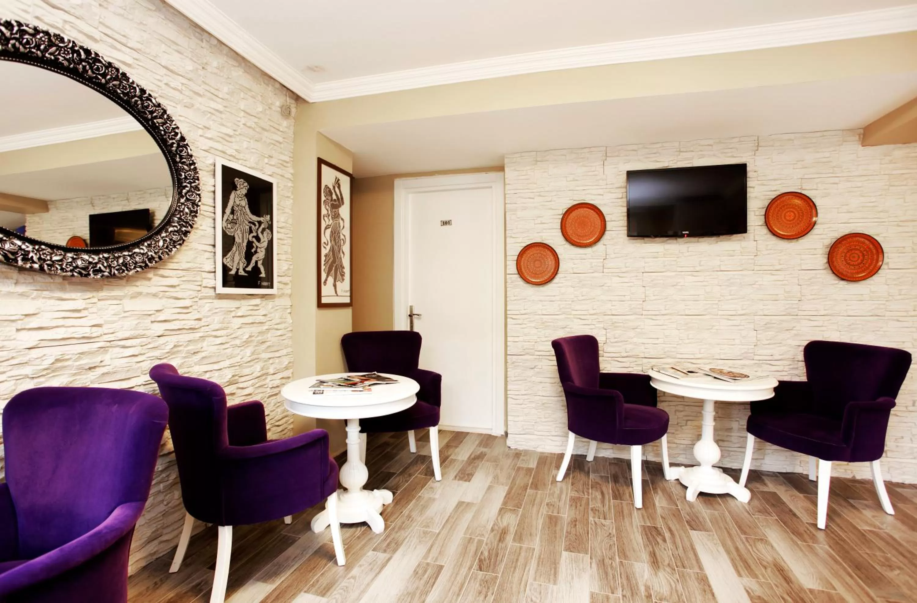 TV and multimedia in Spinel Hotel - Old City