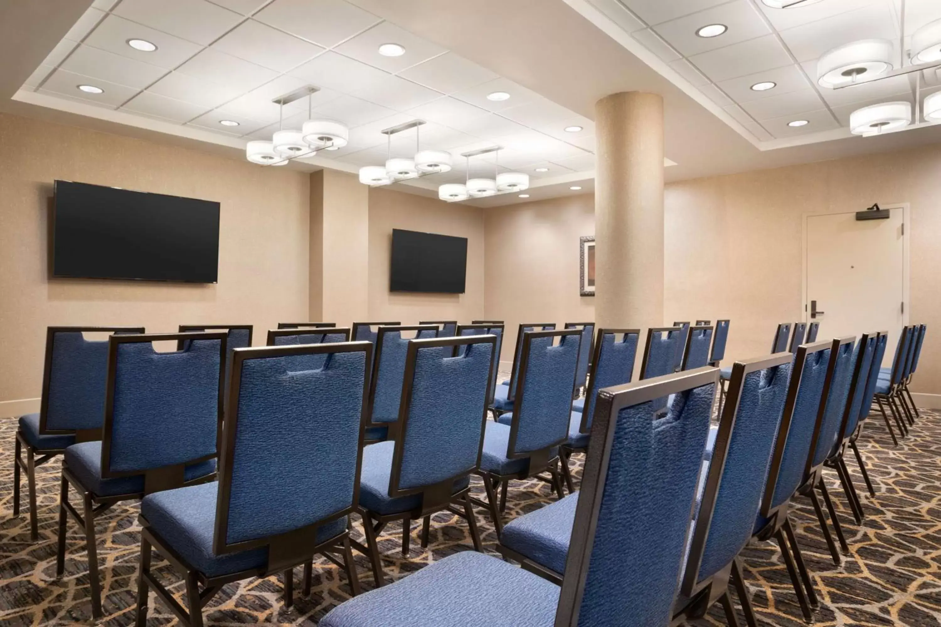 Meeting/conference room in Embassy Suites San Antonio Airport