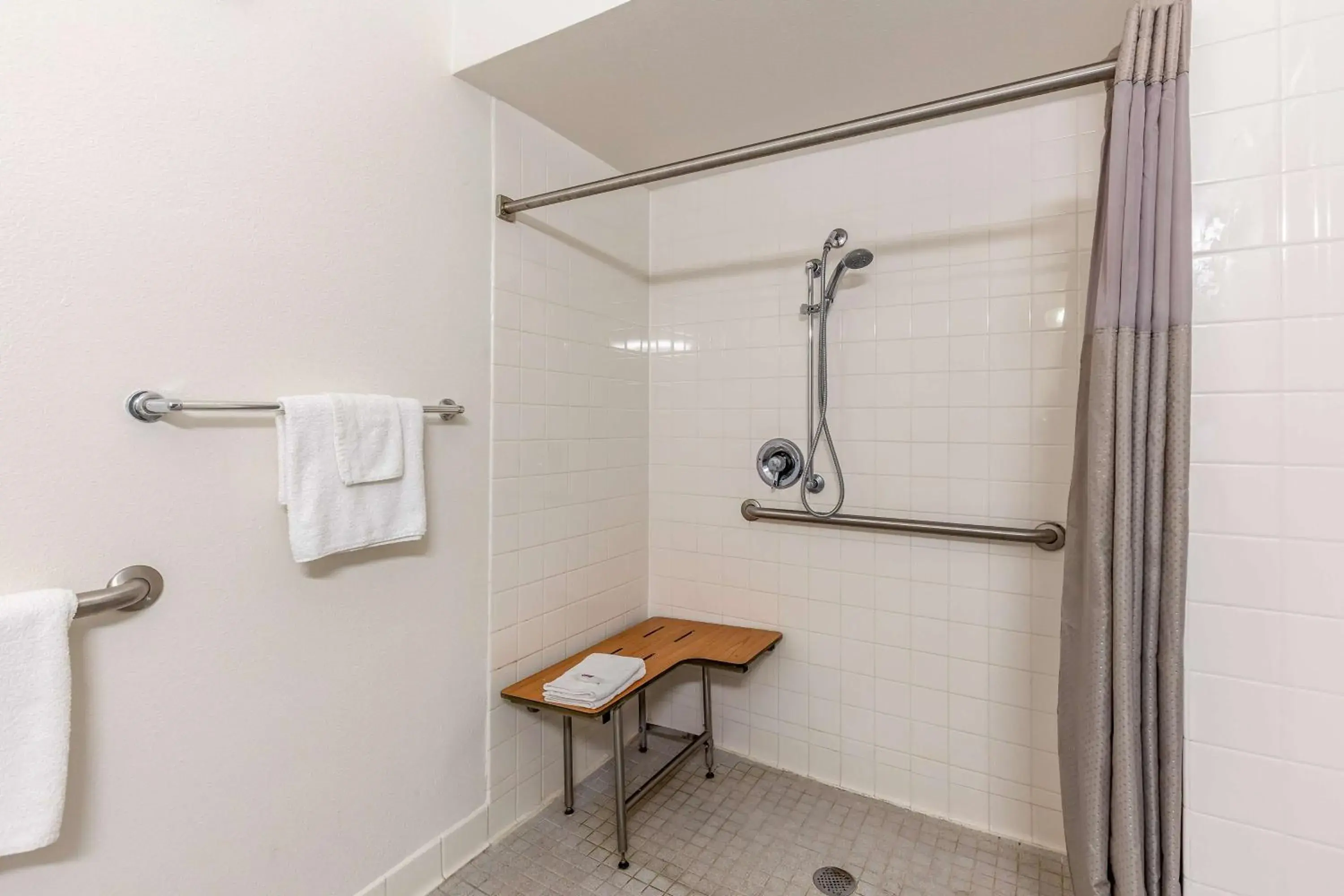 Shower, Bathroom in Motel 6-Caseyville, IL - Caseyville Il