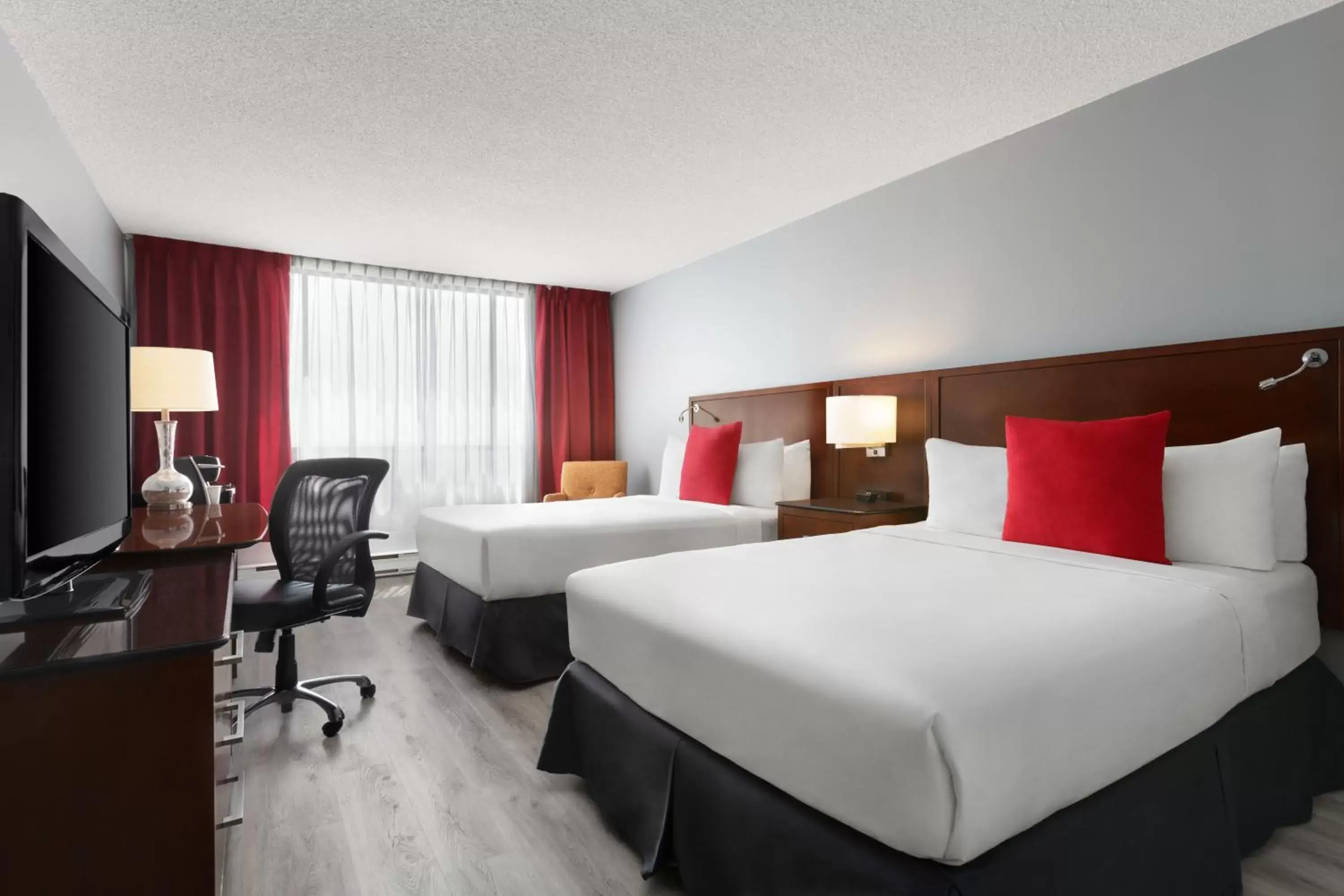 Signature Room with Two Double Beds - Non-Smoking in Travelodge by Wyndham Quebec City Hotel & Convention Centre