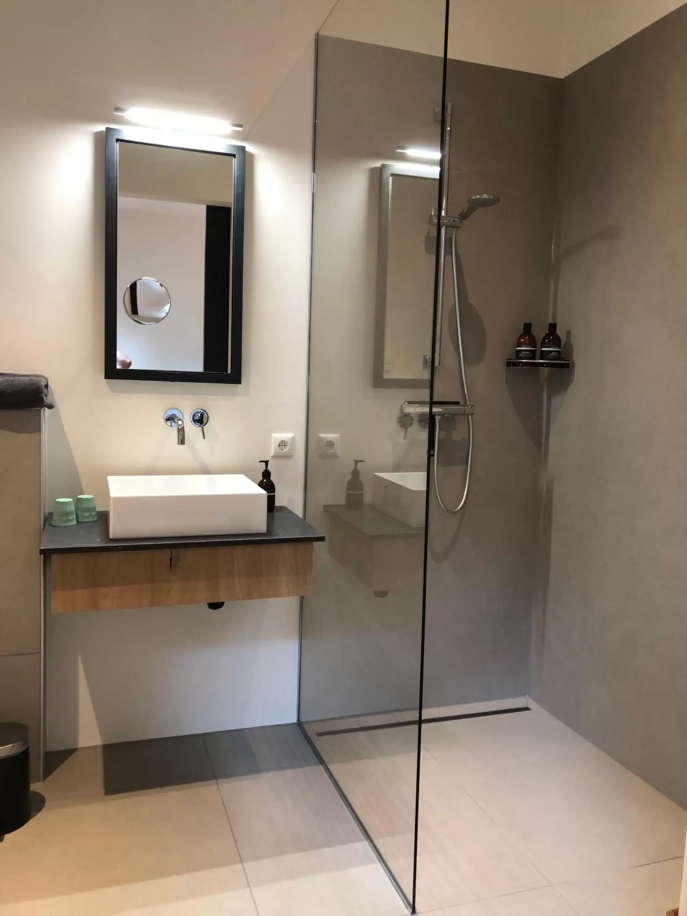 Shower, Bathroom in B&B Otterstee