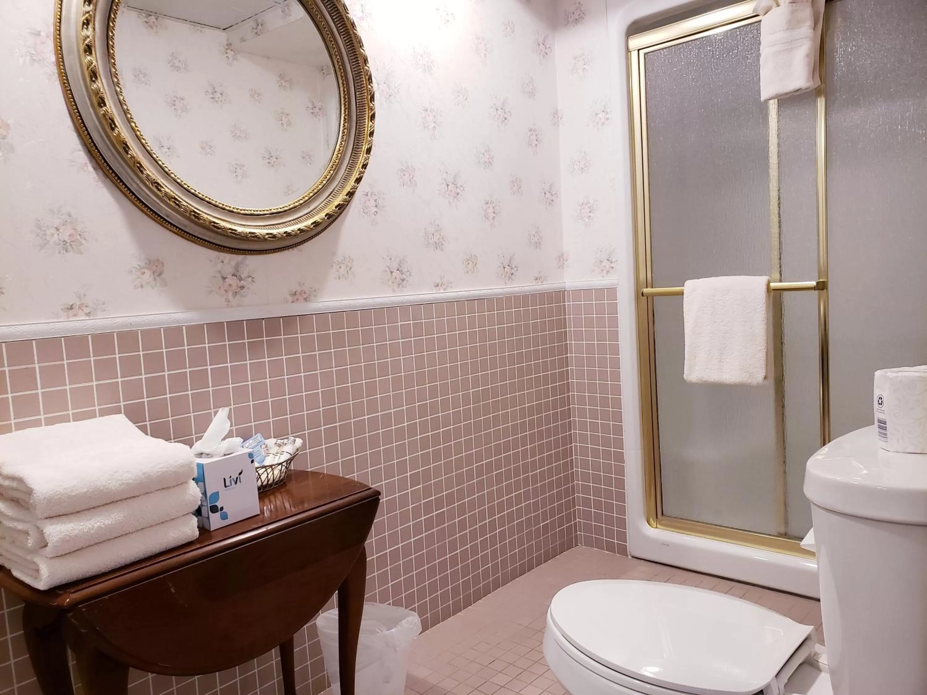 Shower, Bathroom in Lowell Inn