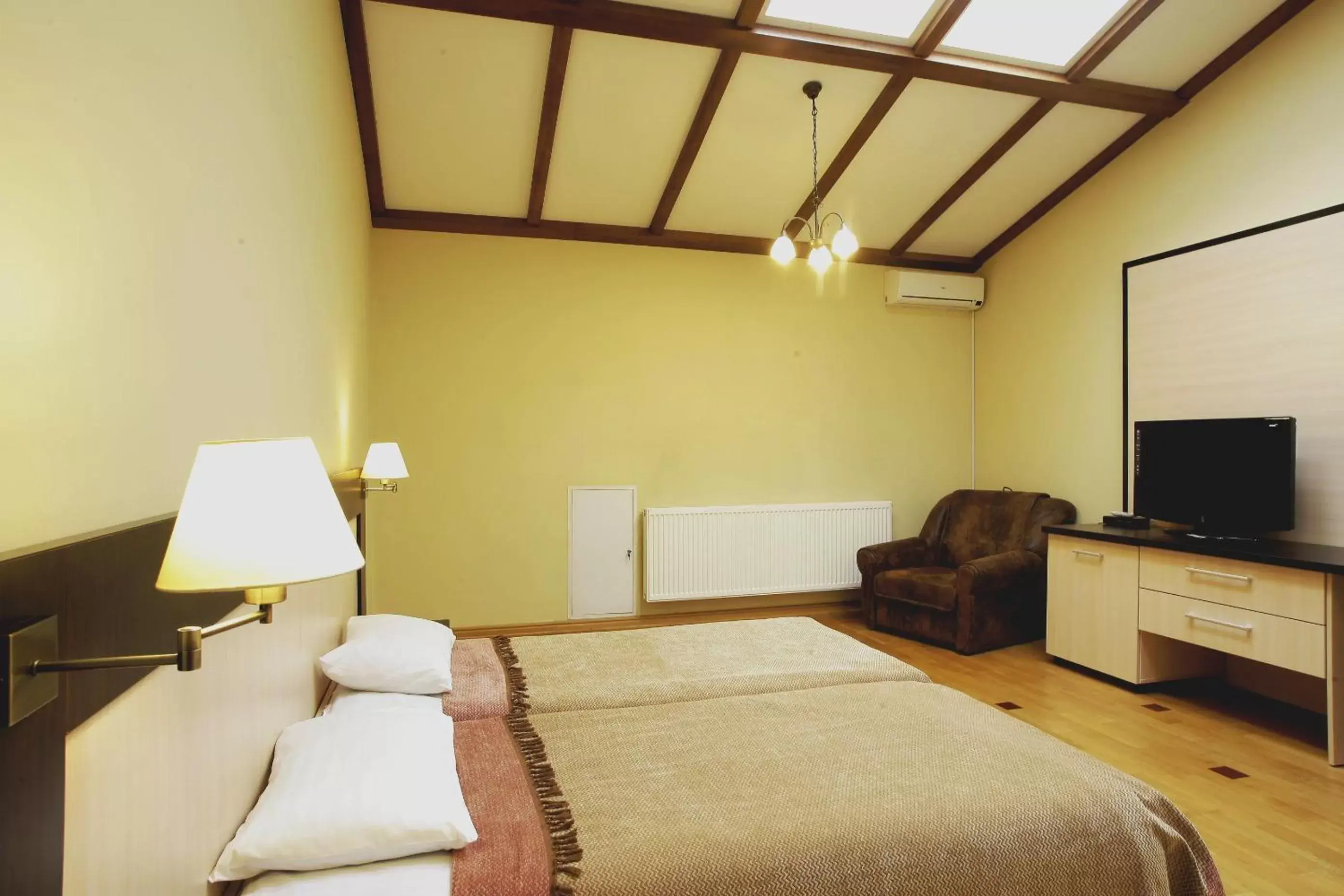 Standard Double or Twin Room in Mini-Hotel Under The Roof Standard Double or Twin Room in Mini-Hotel Under The Roof