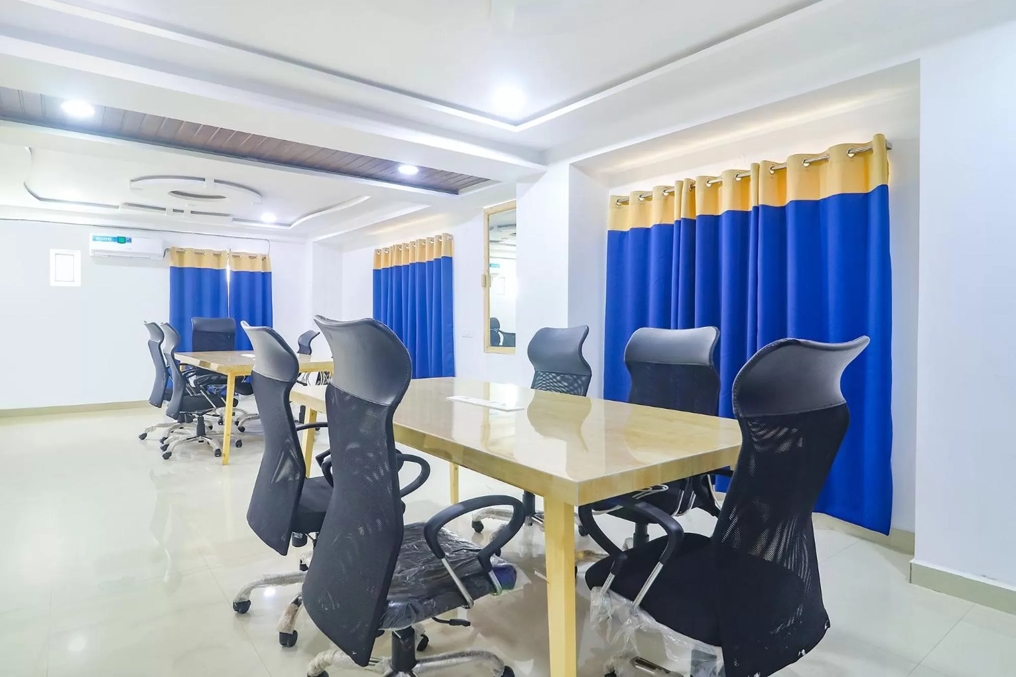 Meeting/conference room in FabHotel Green Leaf