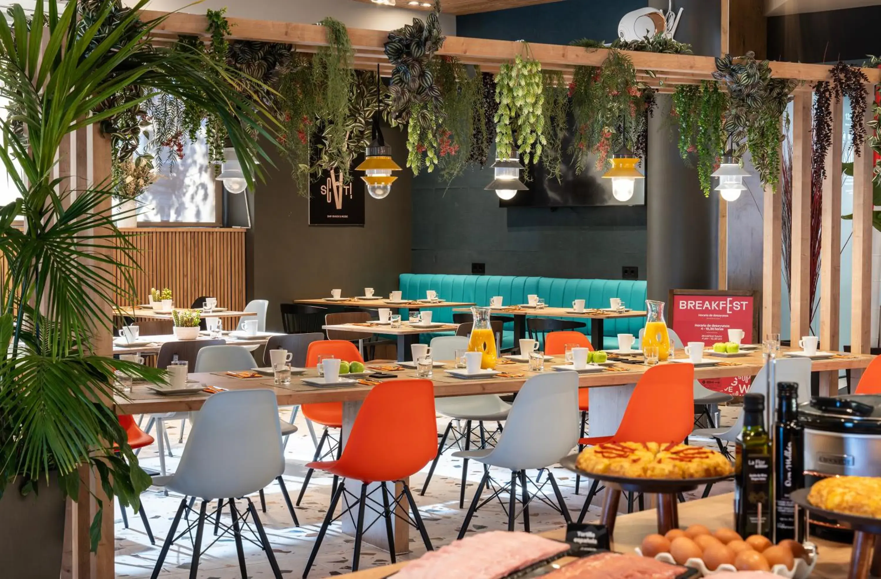 Breakfast, Restaurant/Places to Eat in Ibis Madrid Aeropuerto Barajas