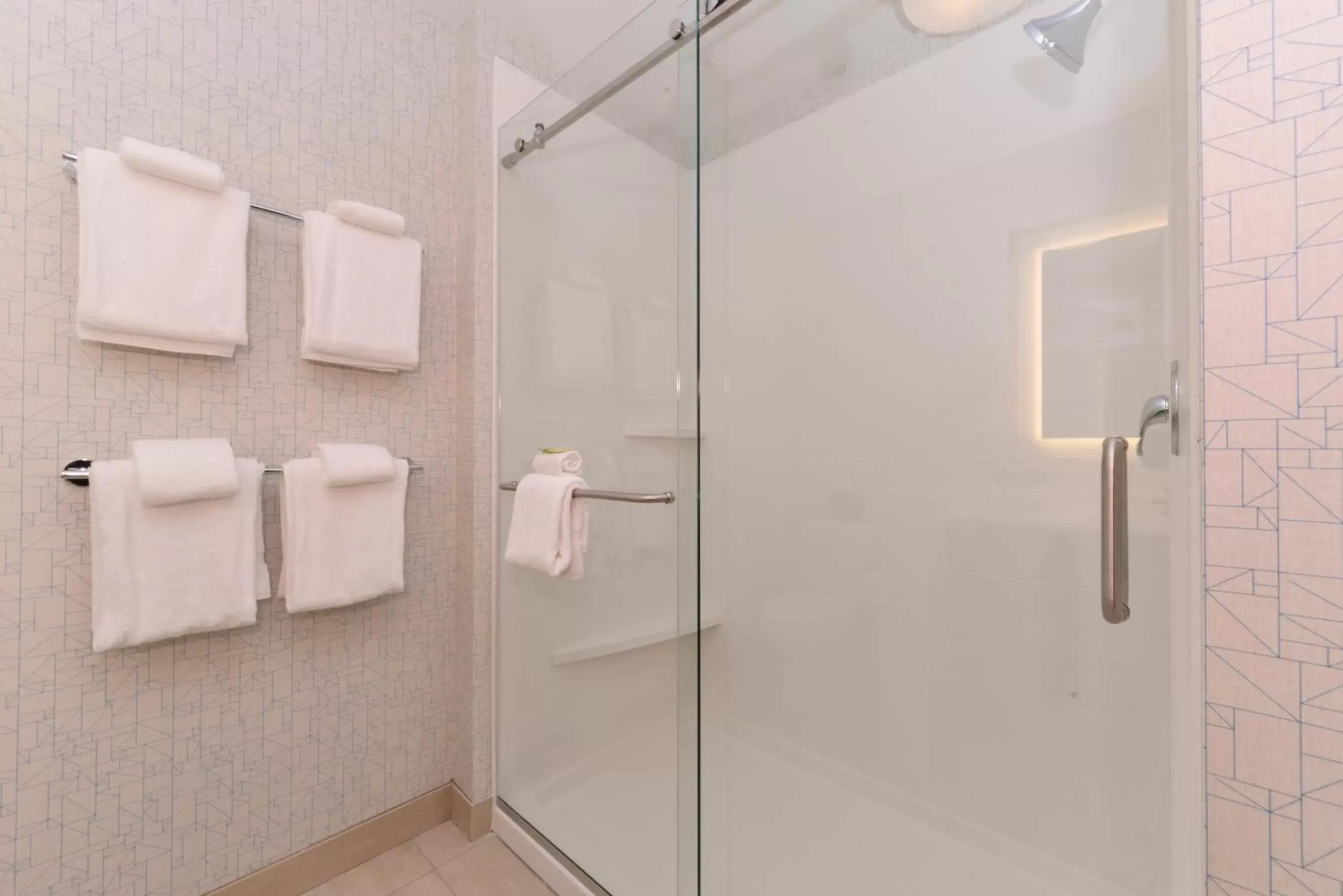 Shower, Bathroom in Holiday Inn Express & Suites Trinity, an IHG Hotel