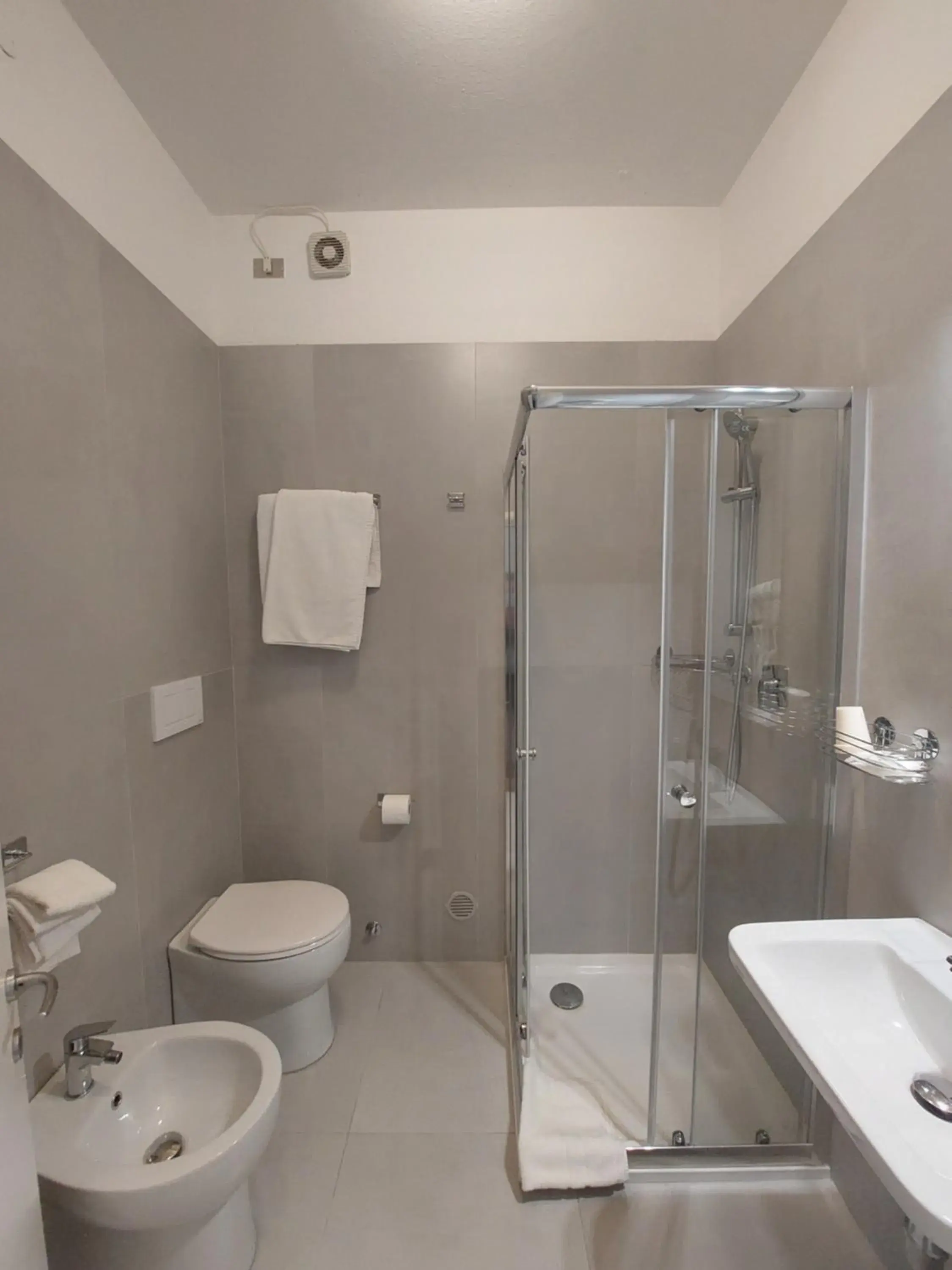 Bathroom in Hotel Ridolfi
