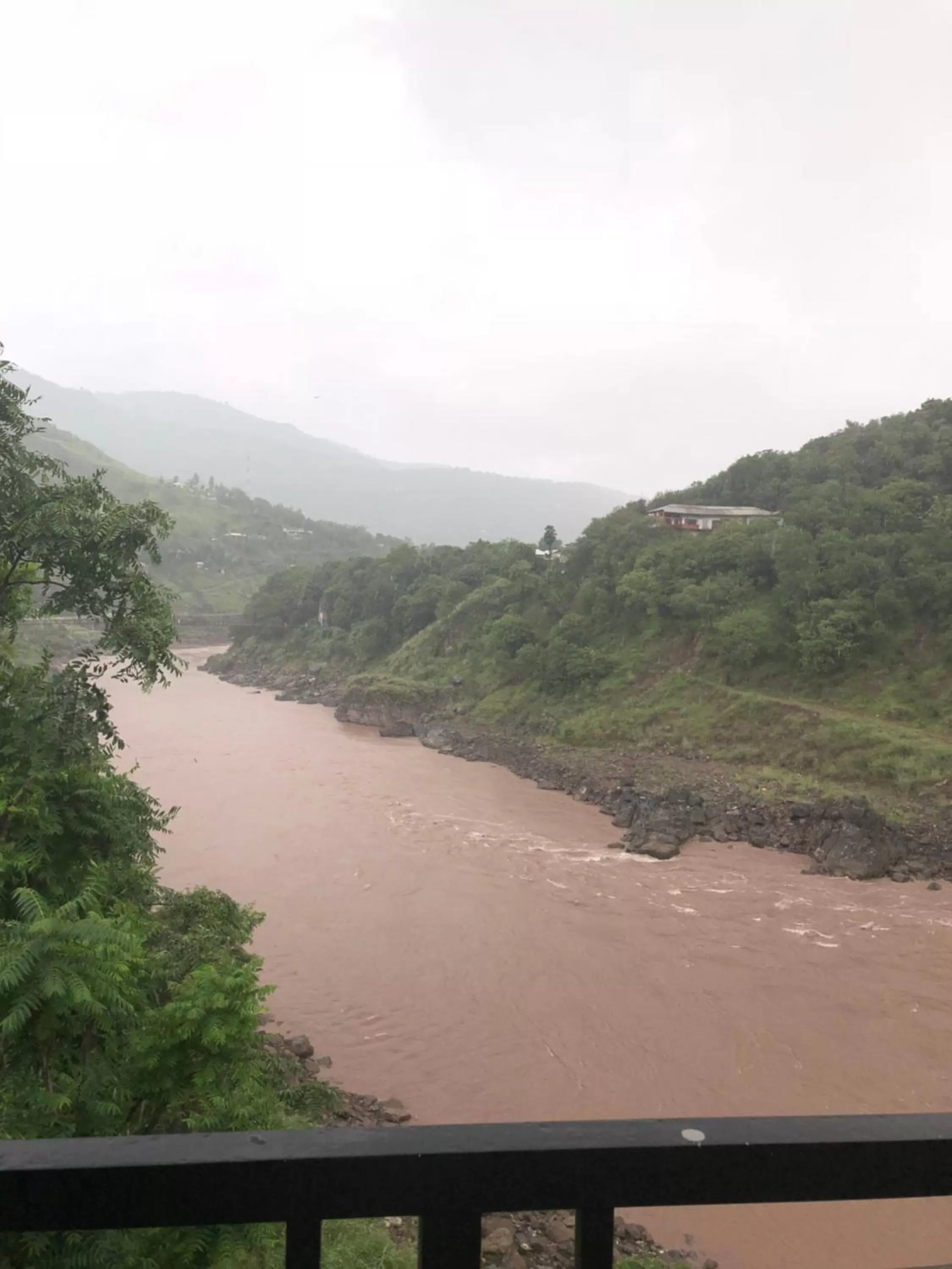 Natural landscape in Hotel La Orilla Muzaffarabad