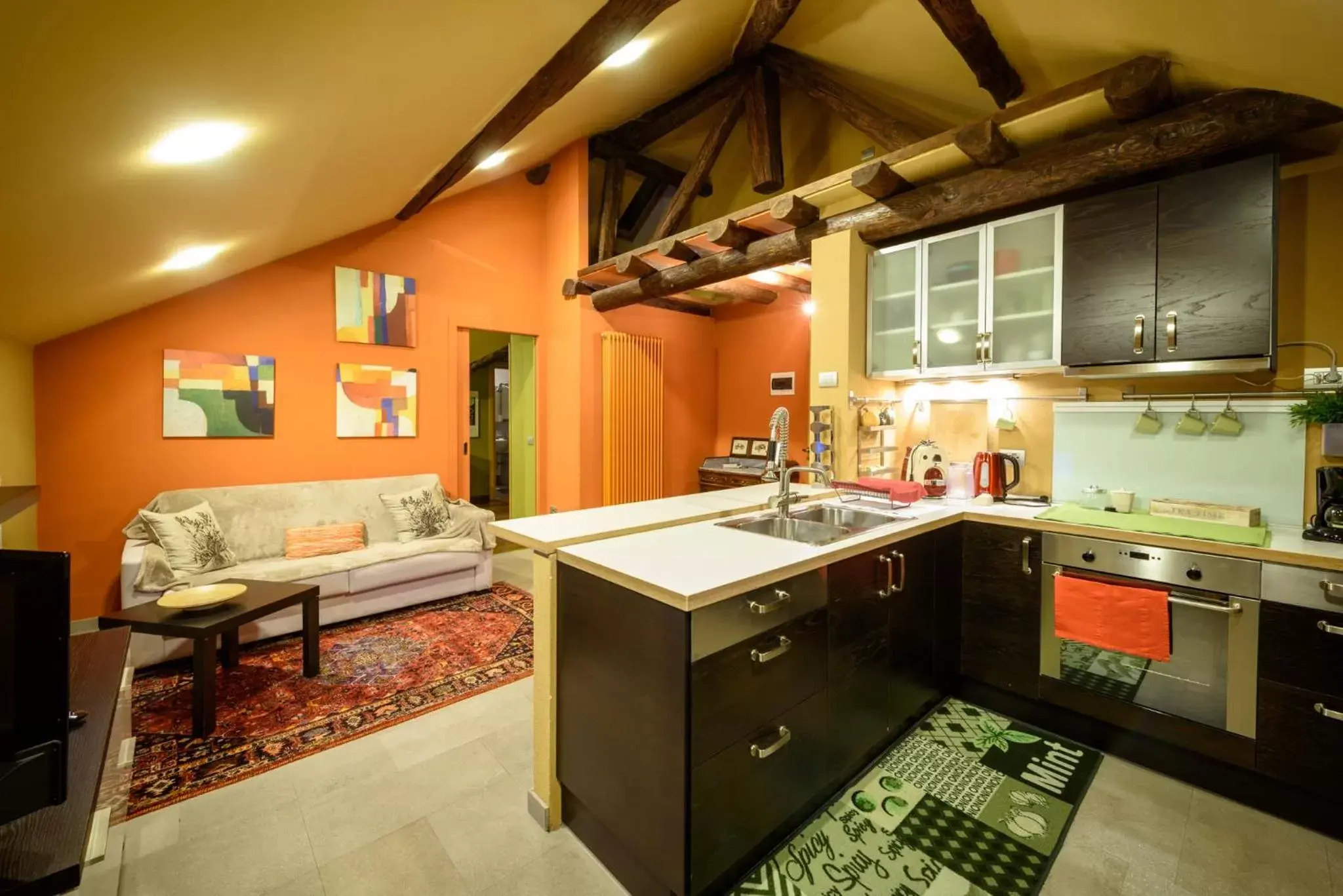 Living room, Kitchen/Kitchenette in Eco Rooms&Breakfast Tirano