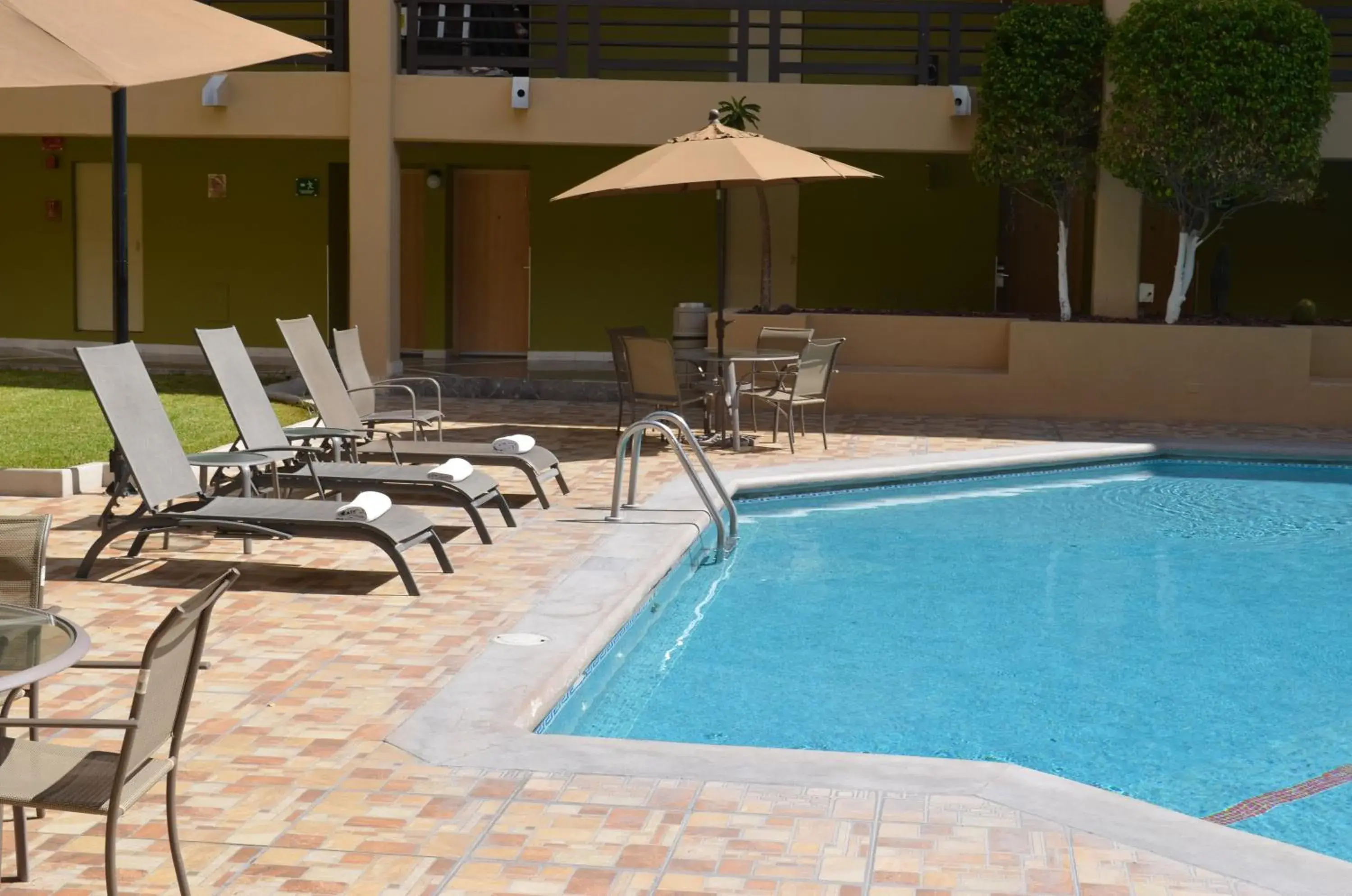 Swimming Pool in Hotel Araiza Hermosillo