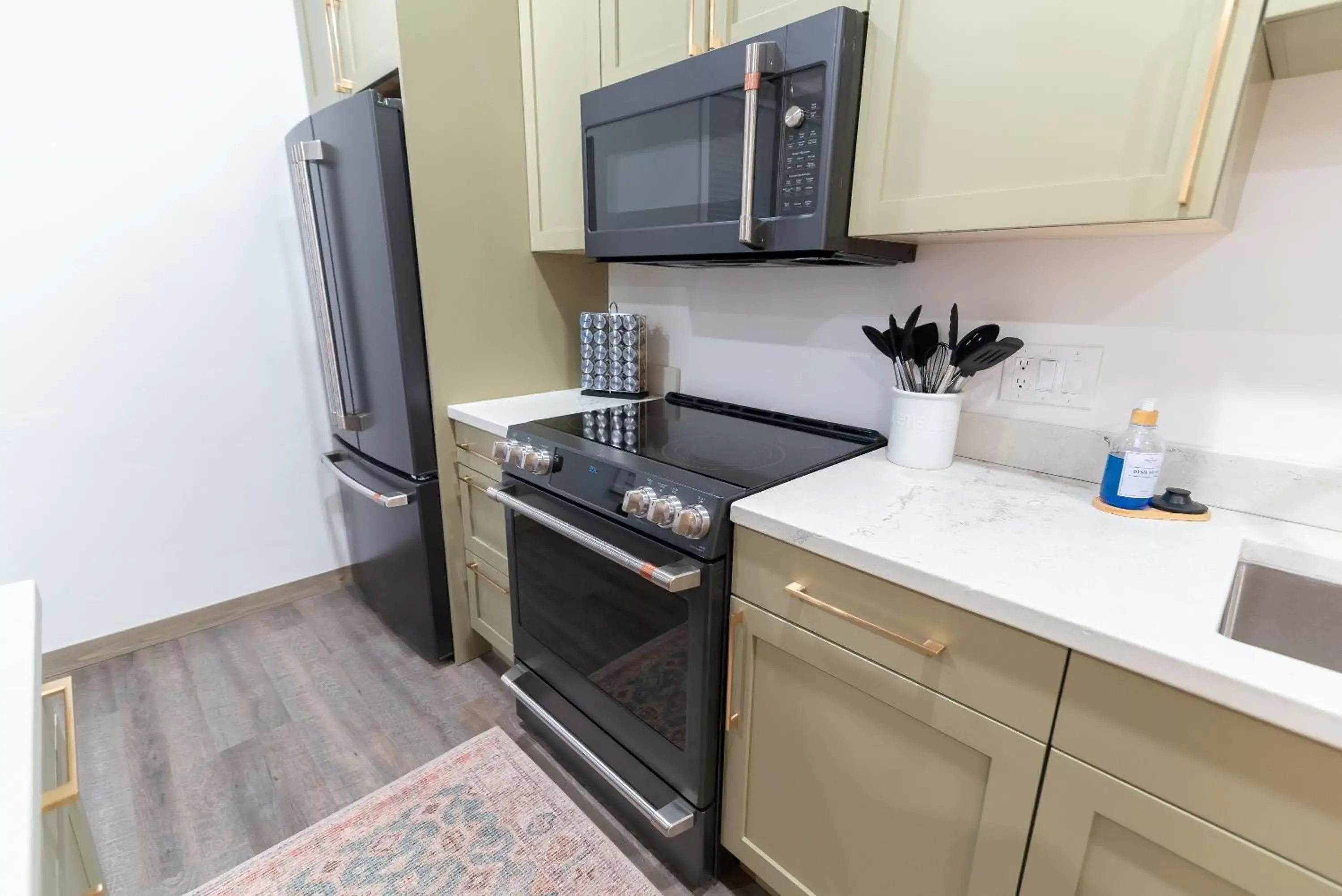 Kitchen or kitchenette, Kitchen/Kitchenette in Colony Suites