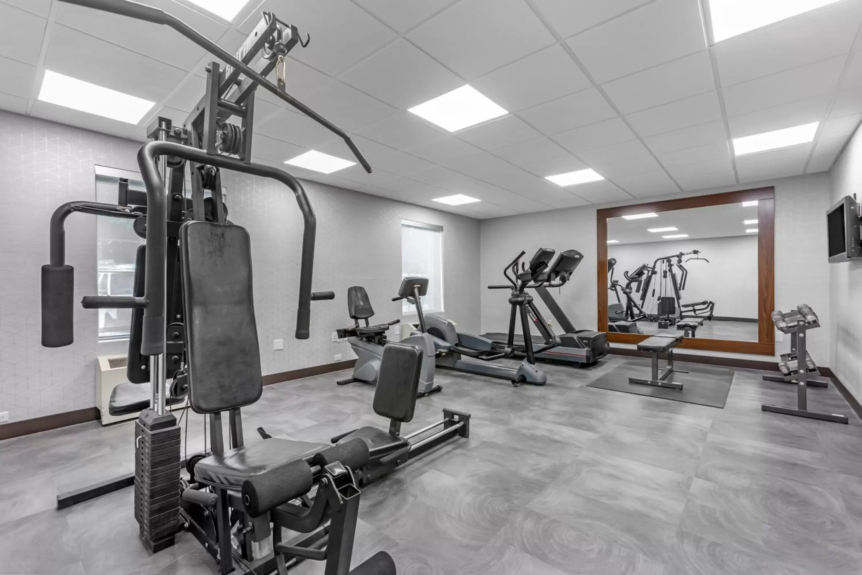 Fitness centre/facilities, Fitness Center/Facilities in Comfort Inn Sarnia