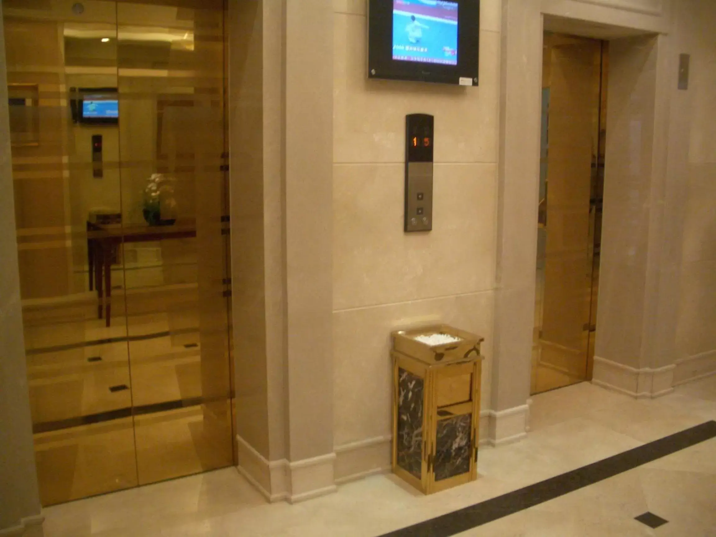 Lobby or reception, Bathroom in Ladoll Service Apartments