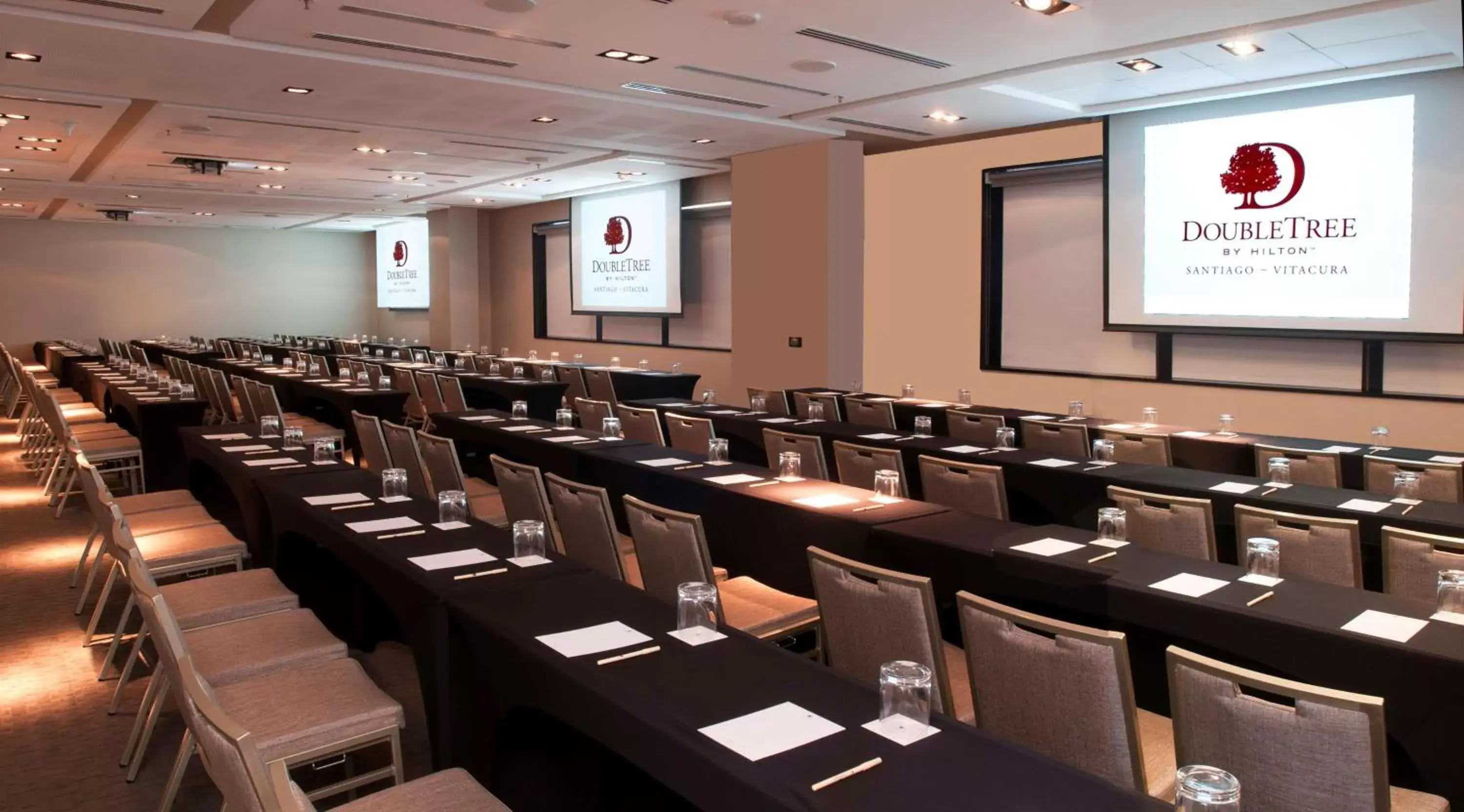 Meeting/conference room in DoubleTree by Hilton Santiago - Vitacura
