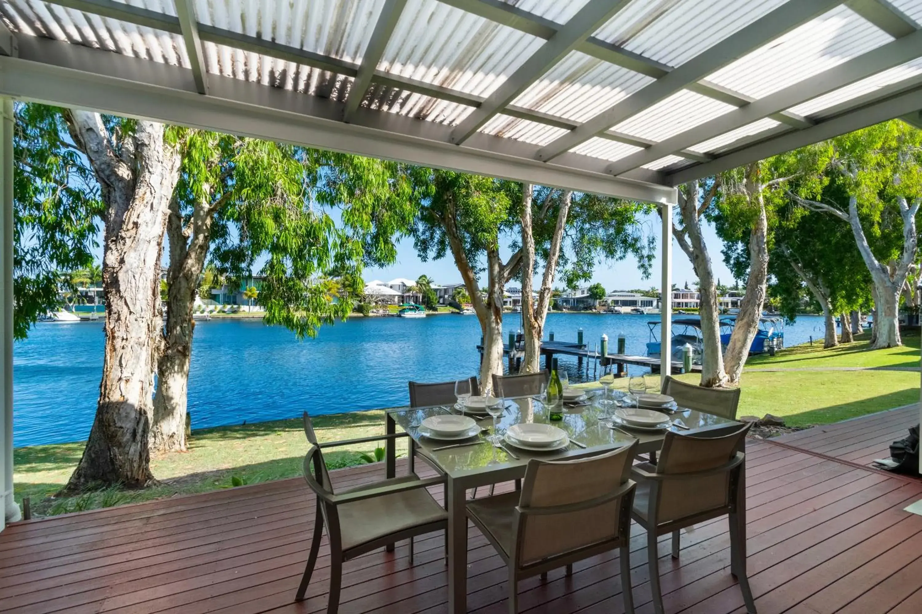 Noosa Entrance Waterfront Resort