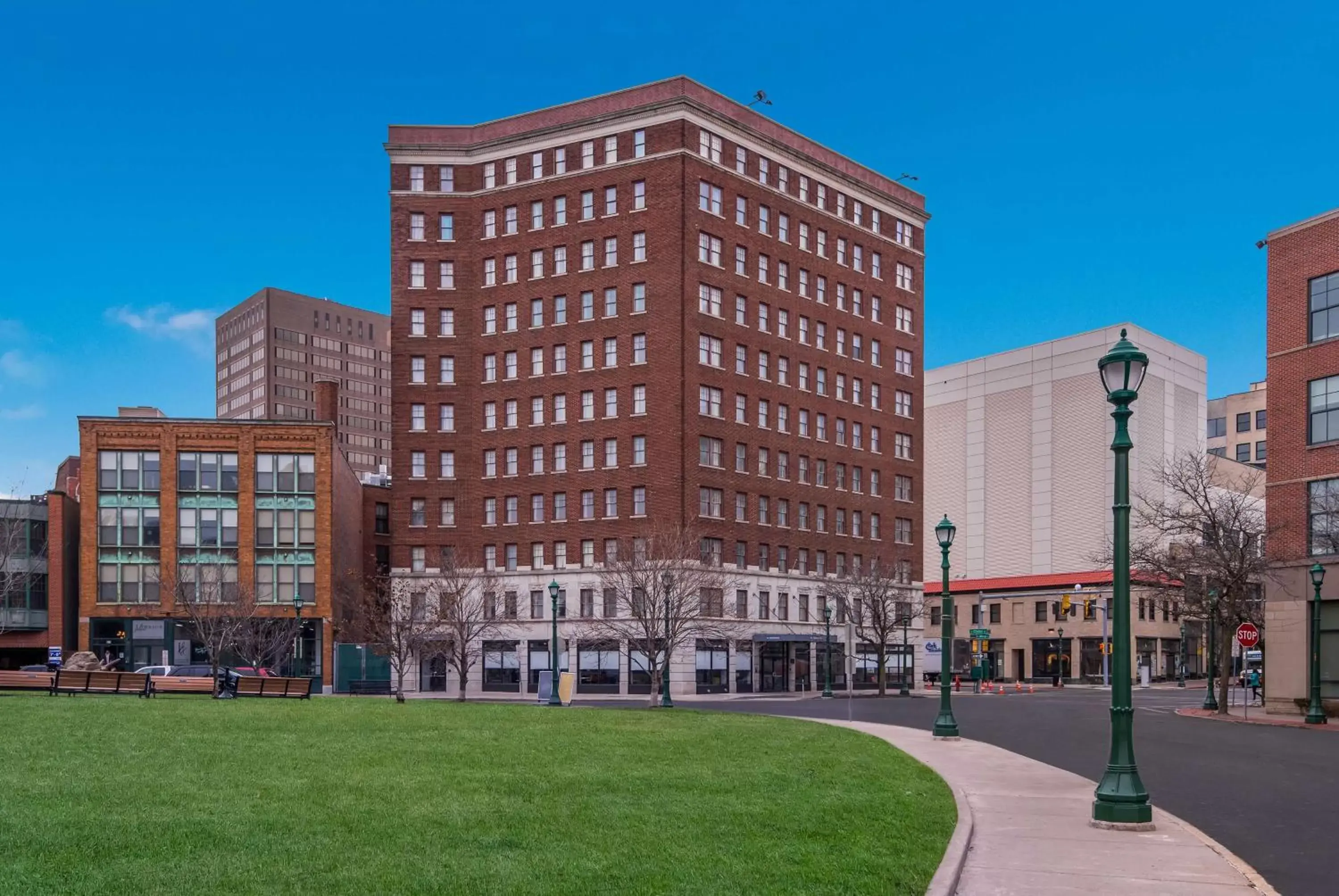 Property Building in Best Western Syracuse Downtown Hotel and Suites