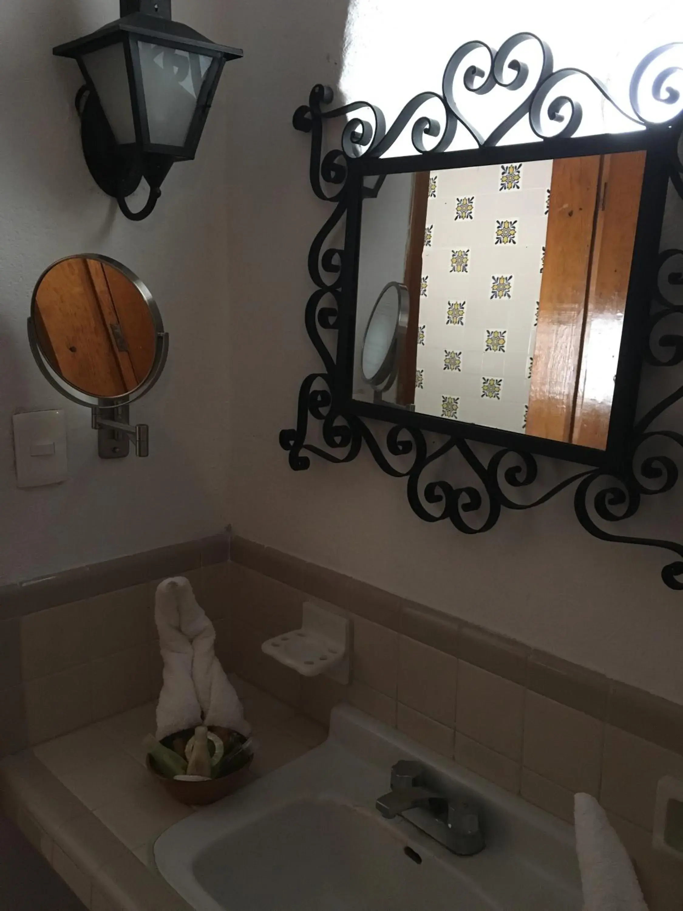 Bathroom, Seating Area in Rancho Hotel Atascadero