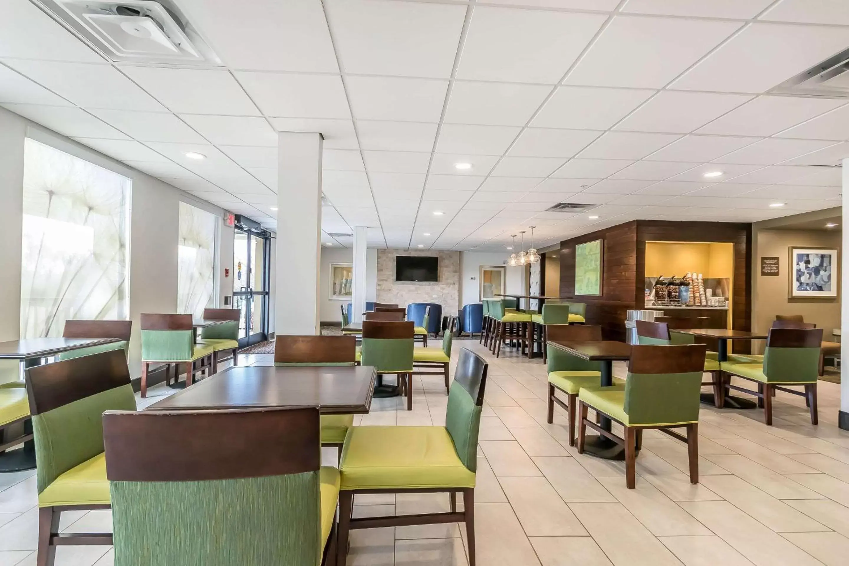 Restaurant/places to eat in Comfort Inn & Suites Lexington - Hamburg I-75 Restaurant/places to eat in Comfort Inn & Suites Lexington - Hamburg I-75