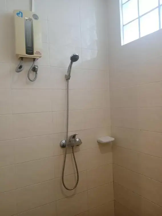 Shower, Bathroom in Sea Star House