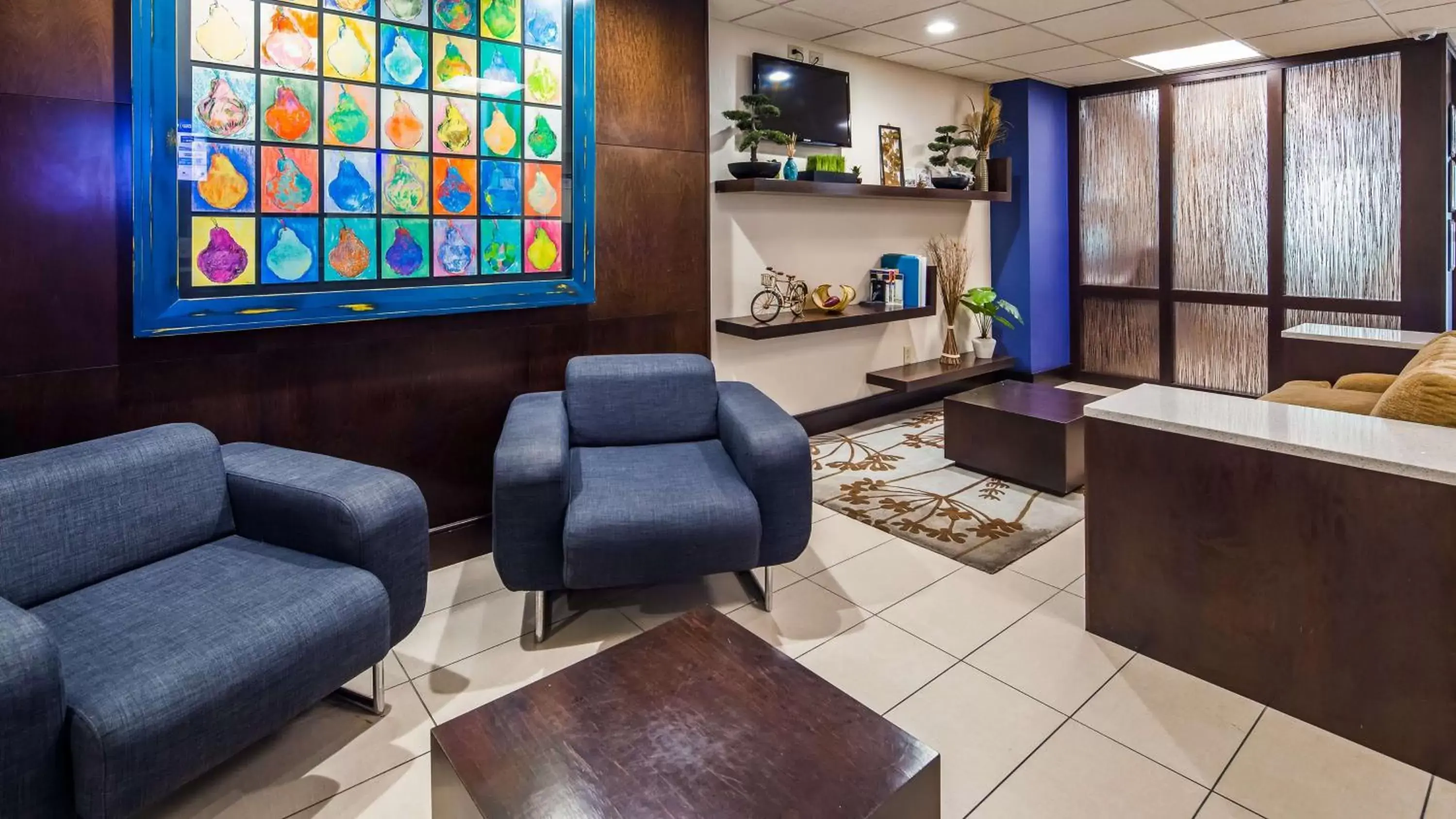 Lobby or reception, Seating Area in Best Western Plus Berkshire Hills Inn & Suites