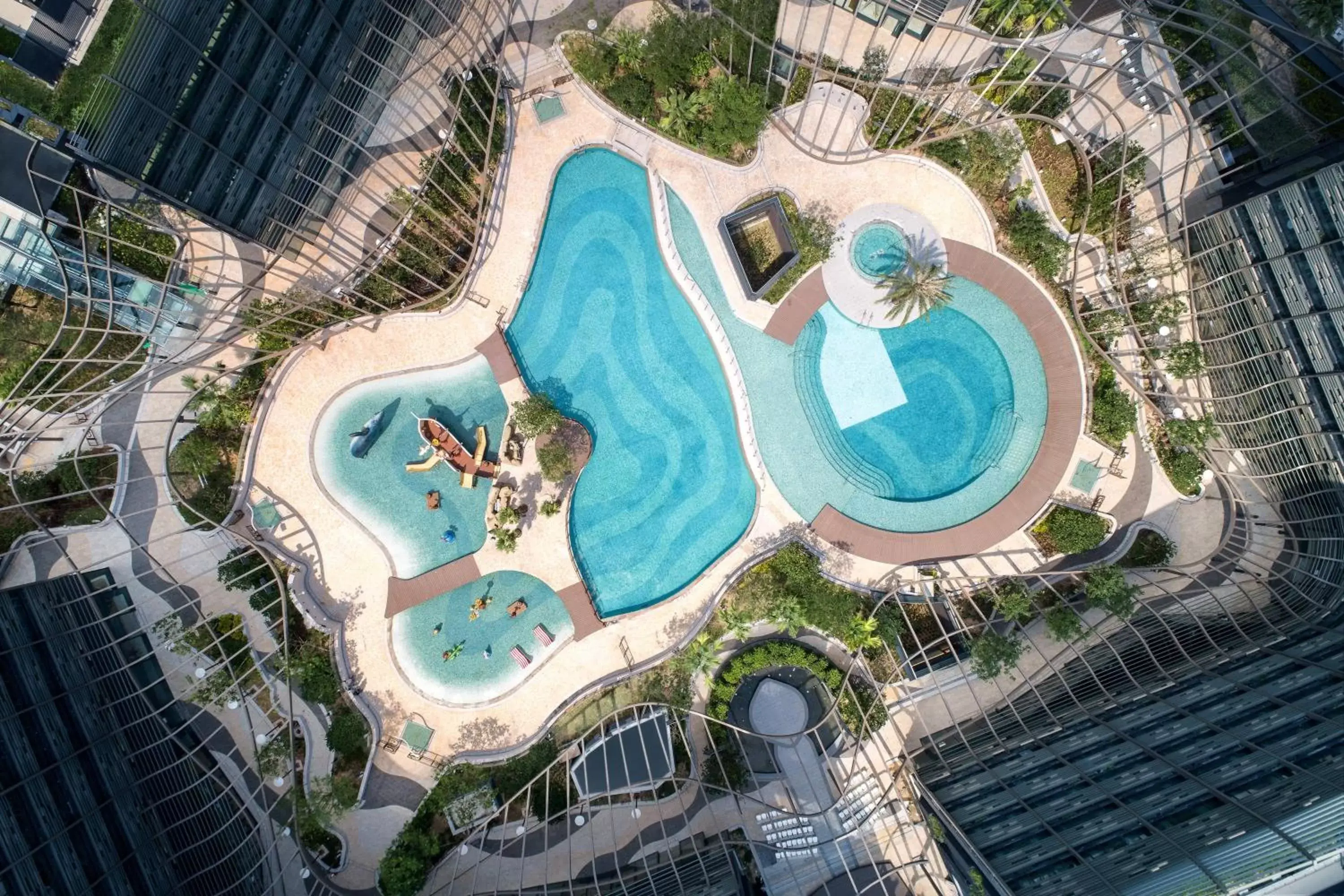 Area and facilities, Pool View in Hong Kong Ocean Park Marriott Hotel