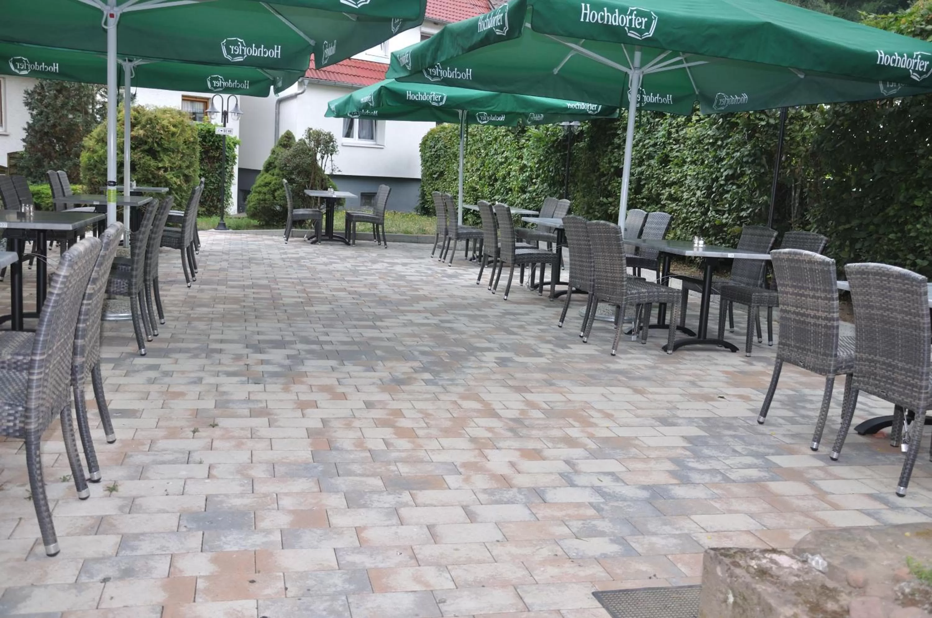 Restaurant/places to eat in Hotel Eleon