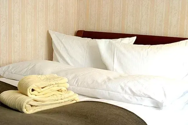 Bed in Hotel Doberaner Hof
