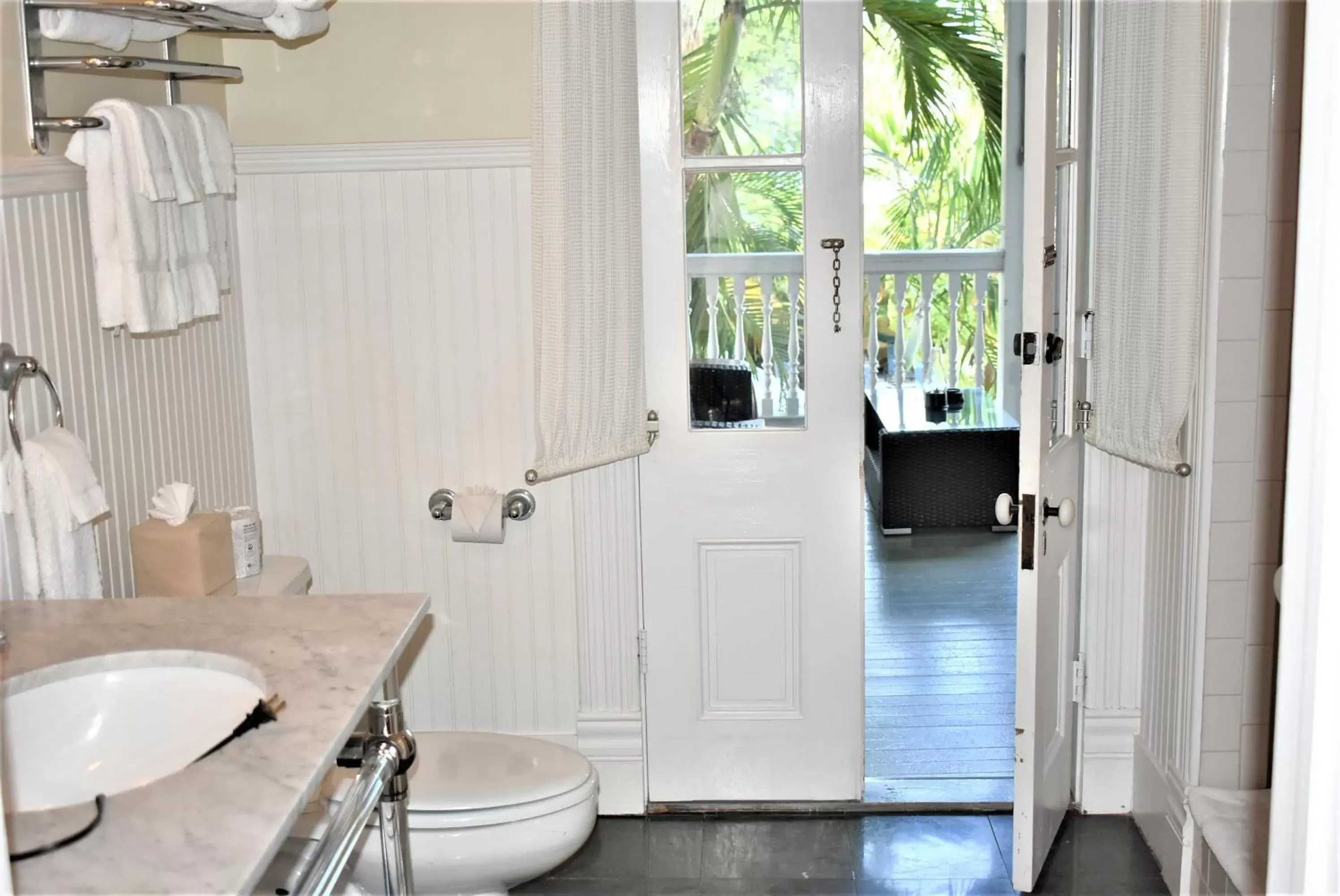 Bathroom in Simonton Court Historic Inn & Cottages