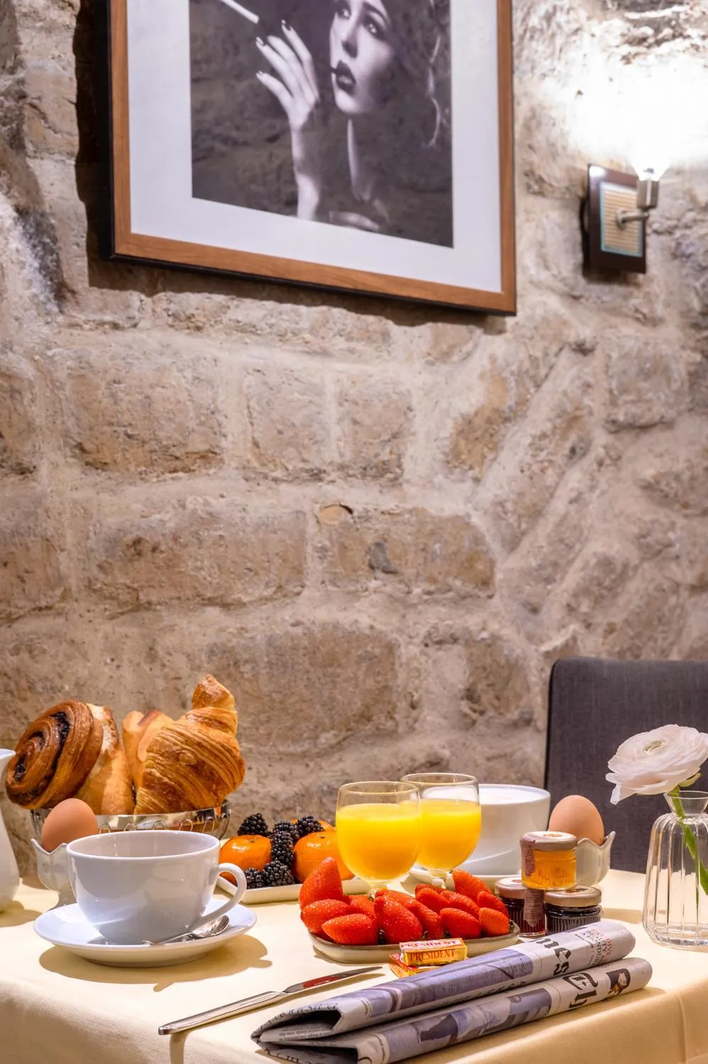 Continental breakfast in Hôtel Delavigne
