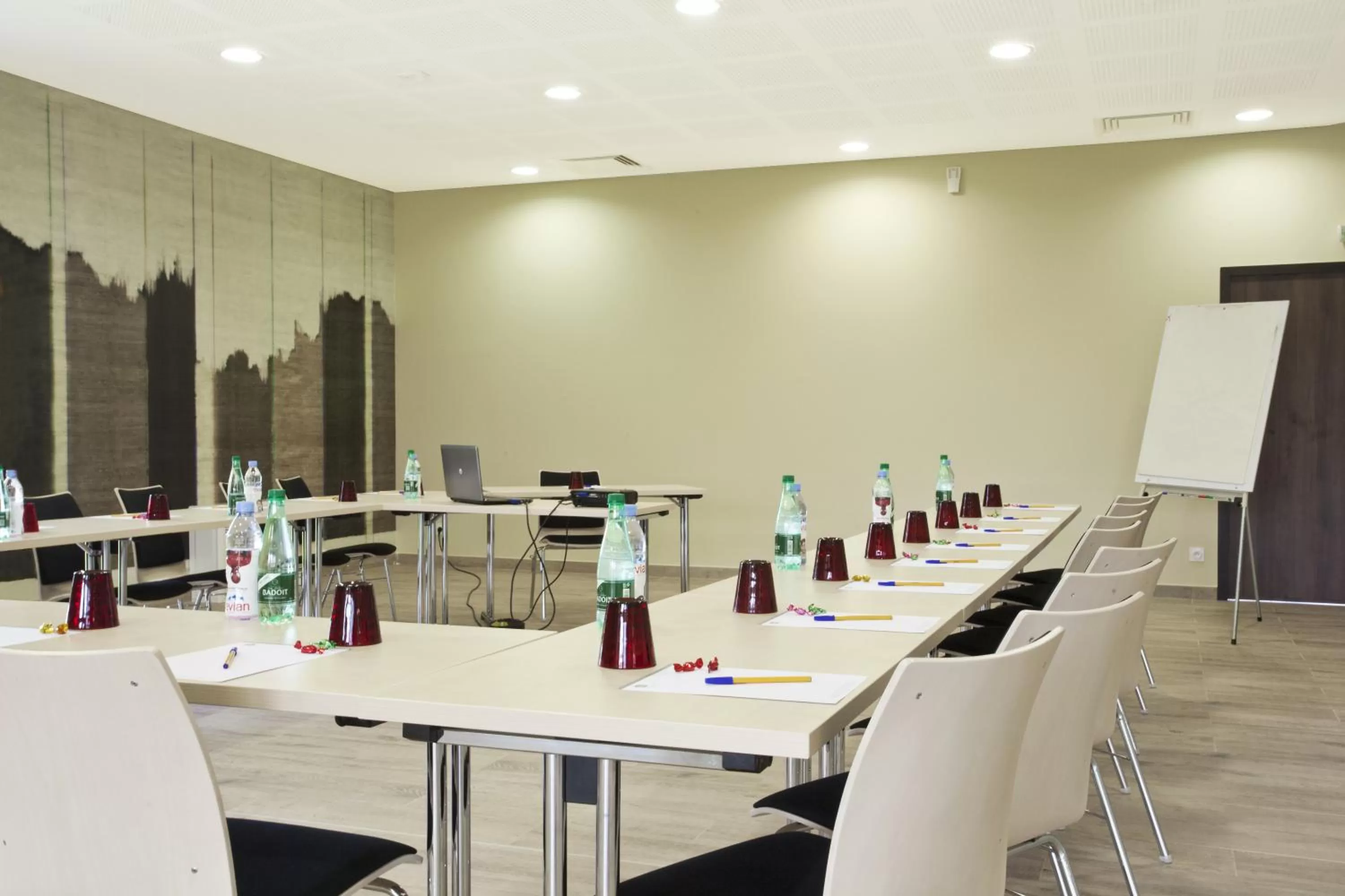 Business facilities in Golden Tulip Avignon Le Paradou
