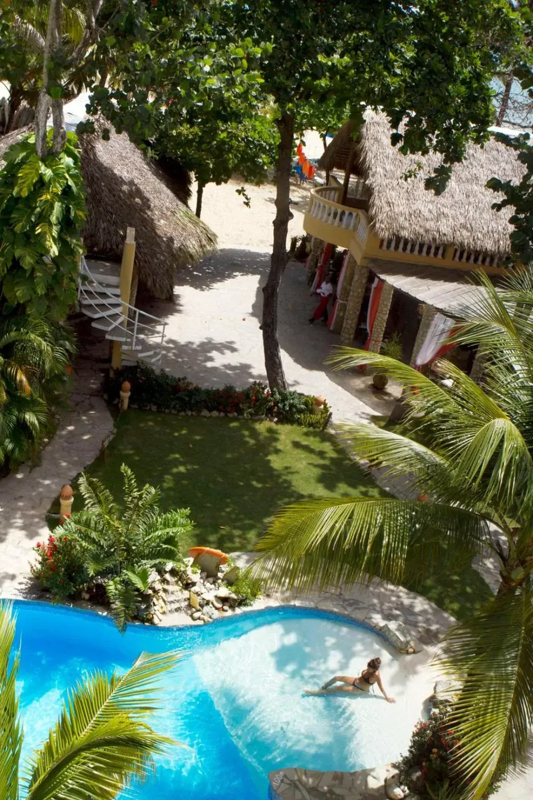 , Pool View in Hotel Villa Taina