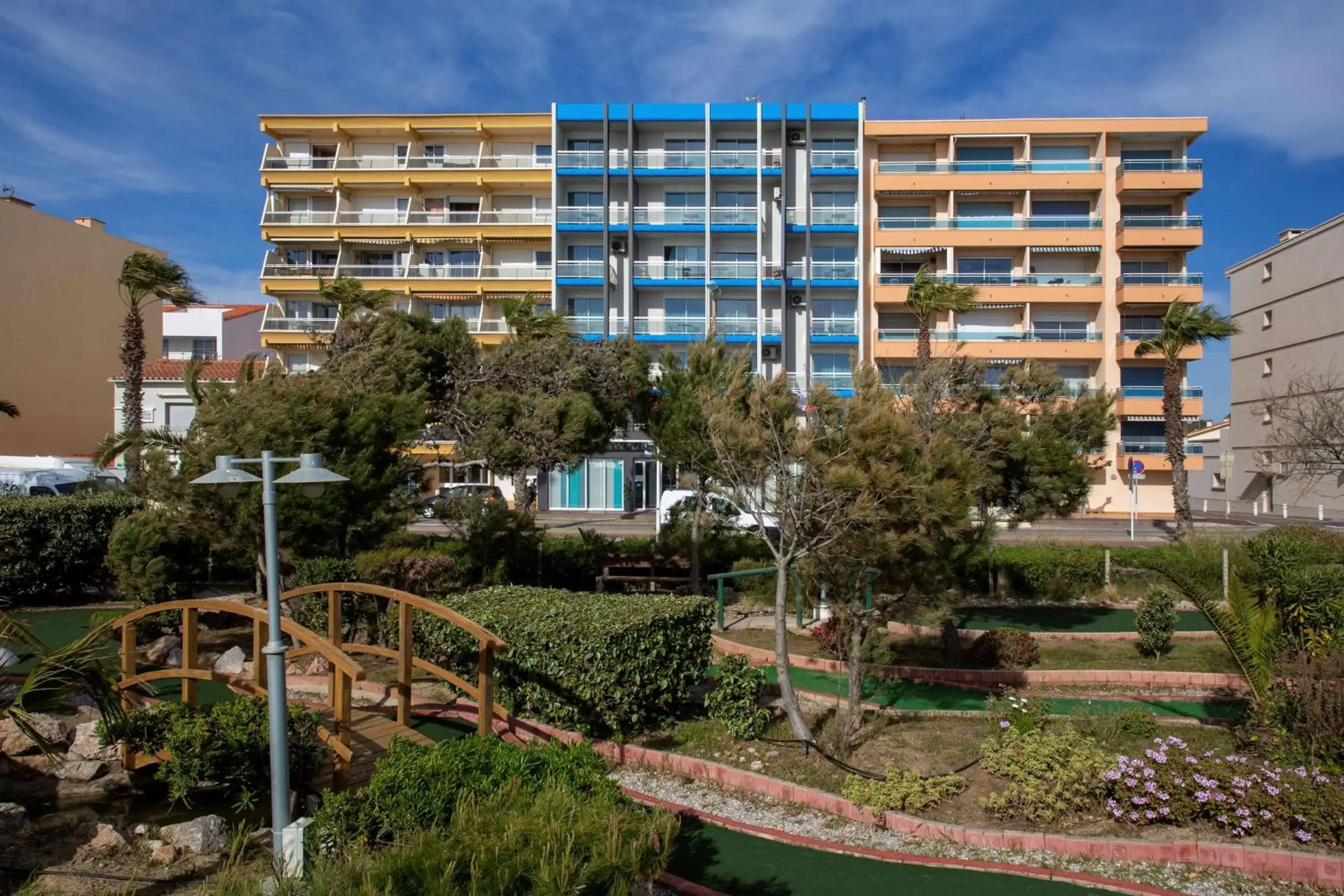 Property Building in Best Western Hotel Canet-Plage