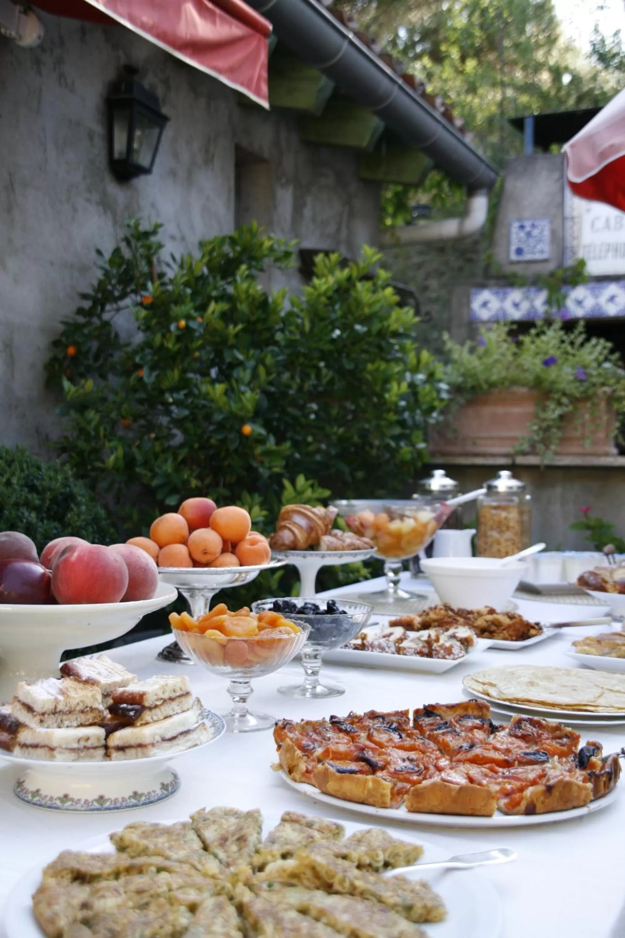 Food in La Maison sur la Colline