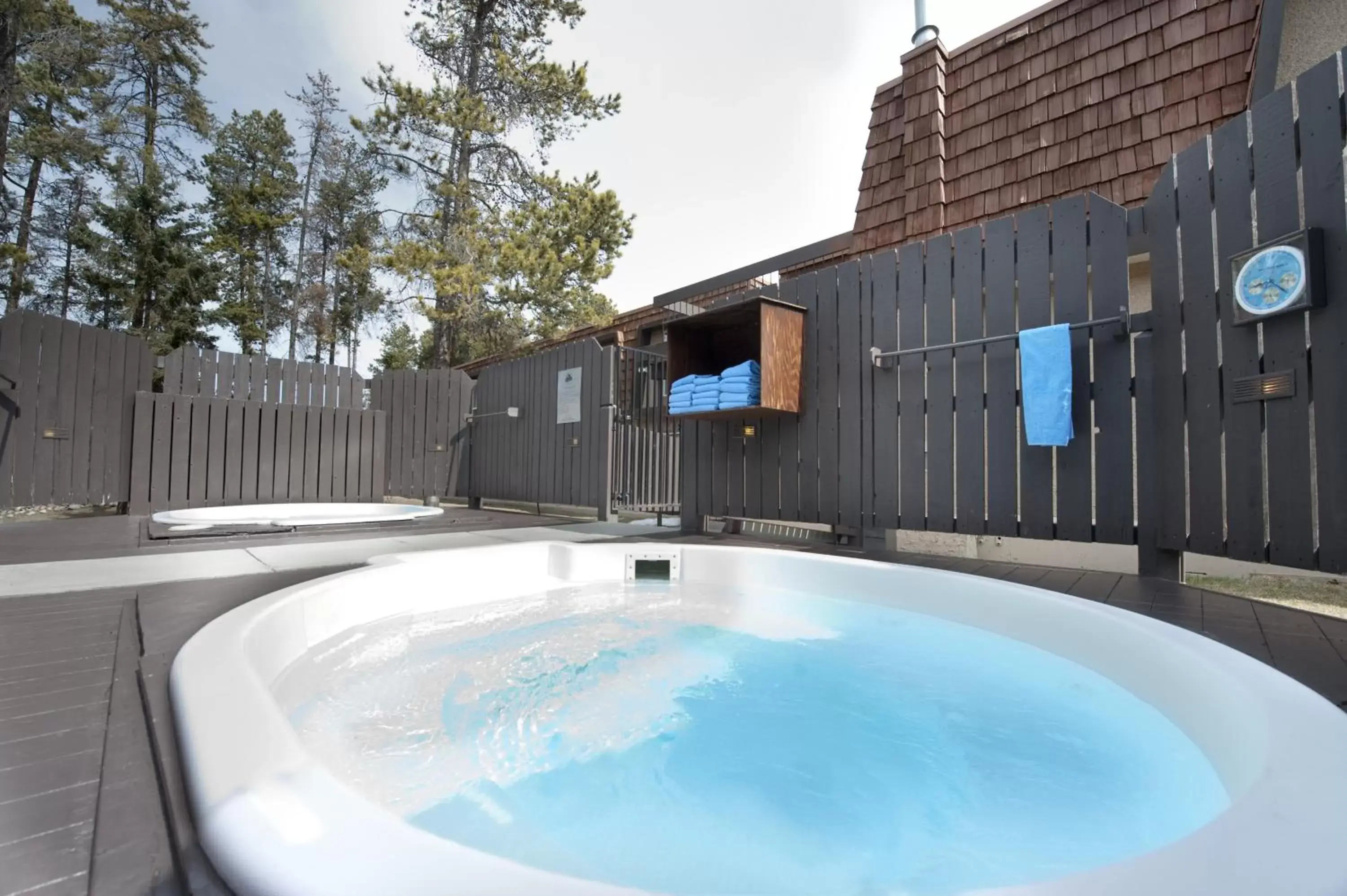 Spa and wellness centre/facilities, Swimming Pool in Tonquin Inn