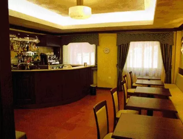 Restaurant/places to eat, Lounge/Bar in LH Hotel Del Lago Scanno