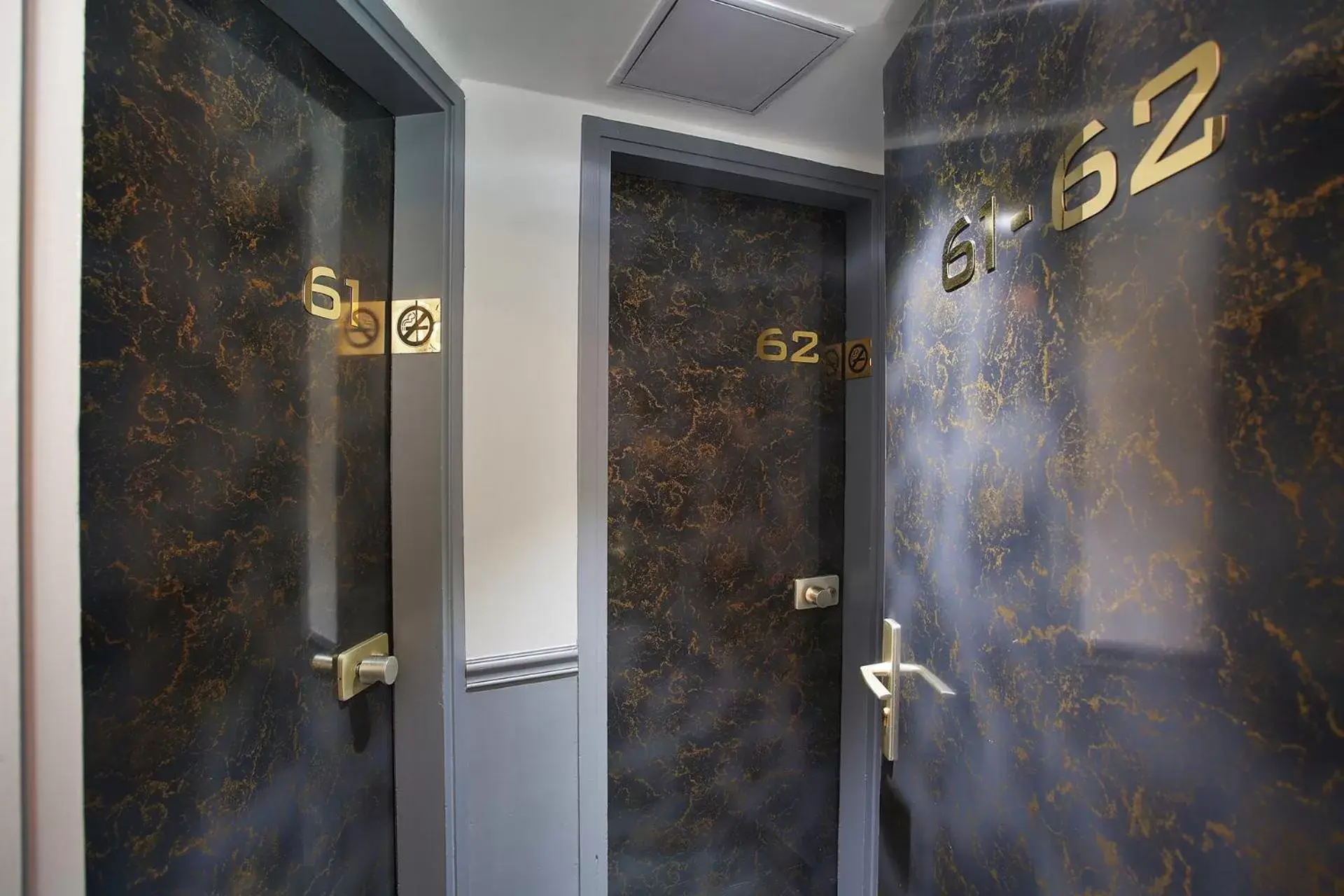 Decorative detail, Bathroom in Hotel Gabriel Issy Paris