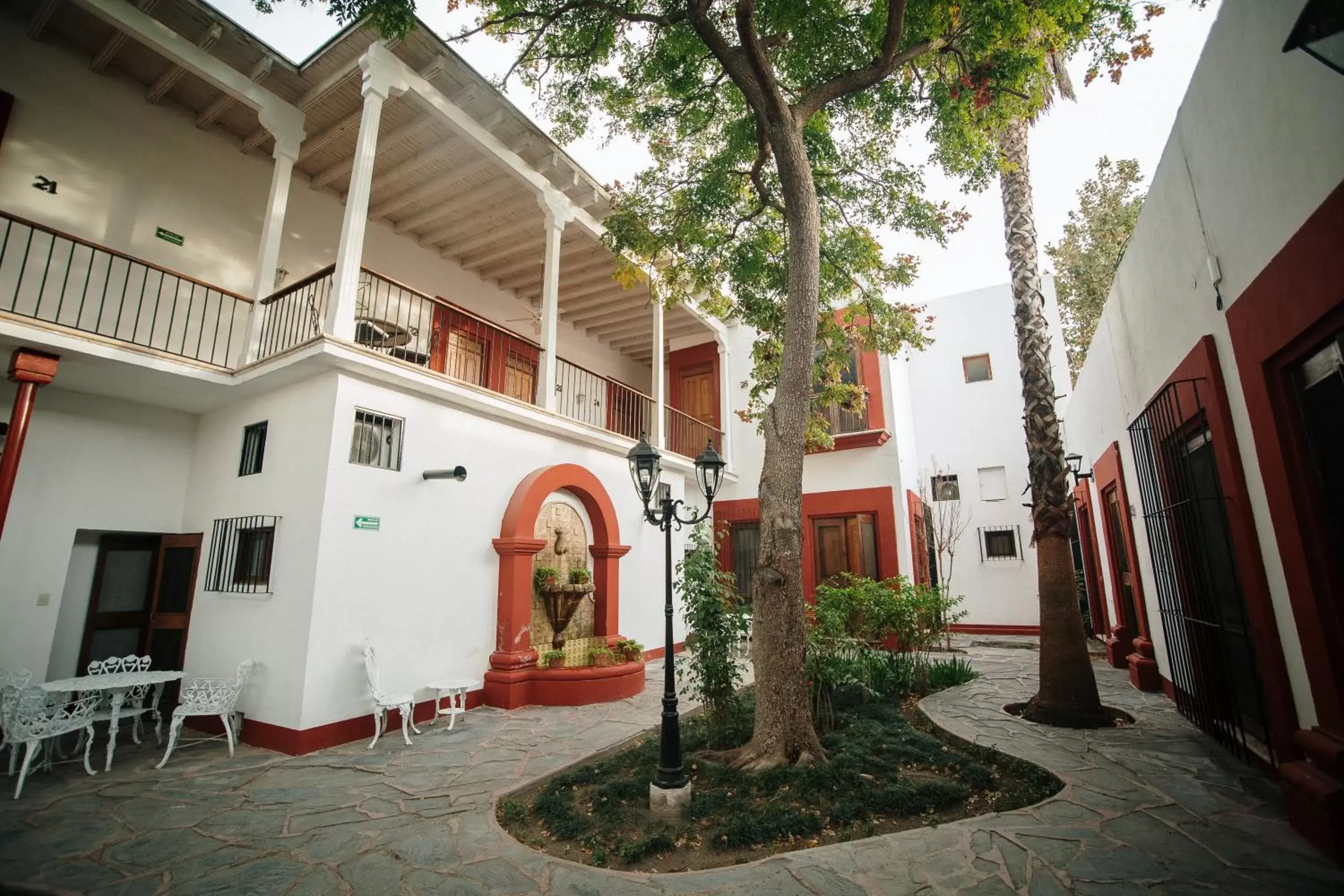 Patio, Property Building in Hotel El Farol