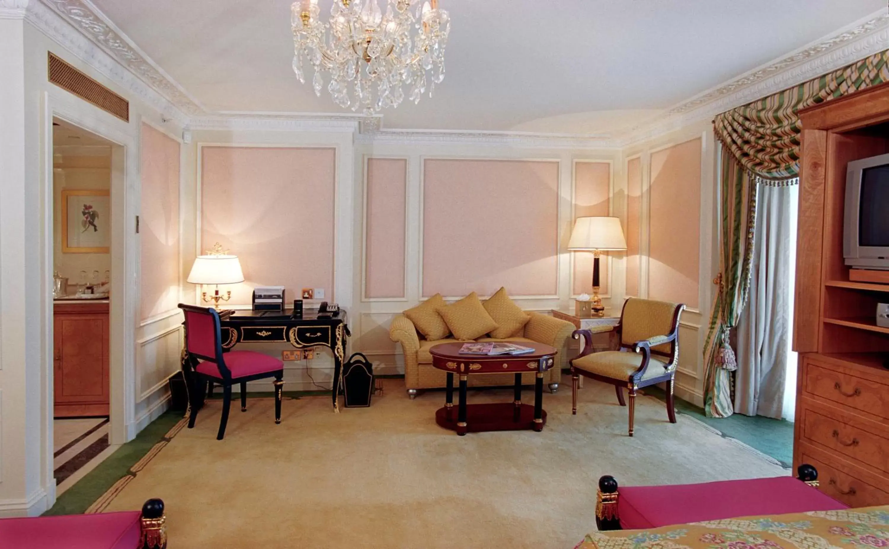 Living room, Seating Area in Bentley London