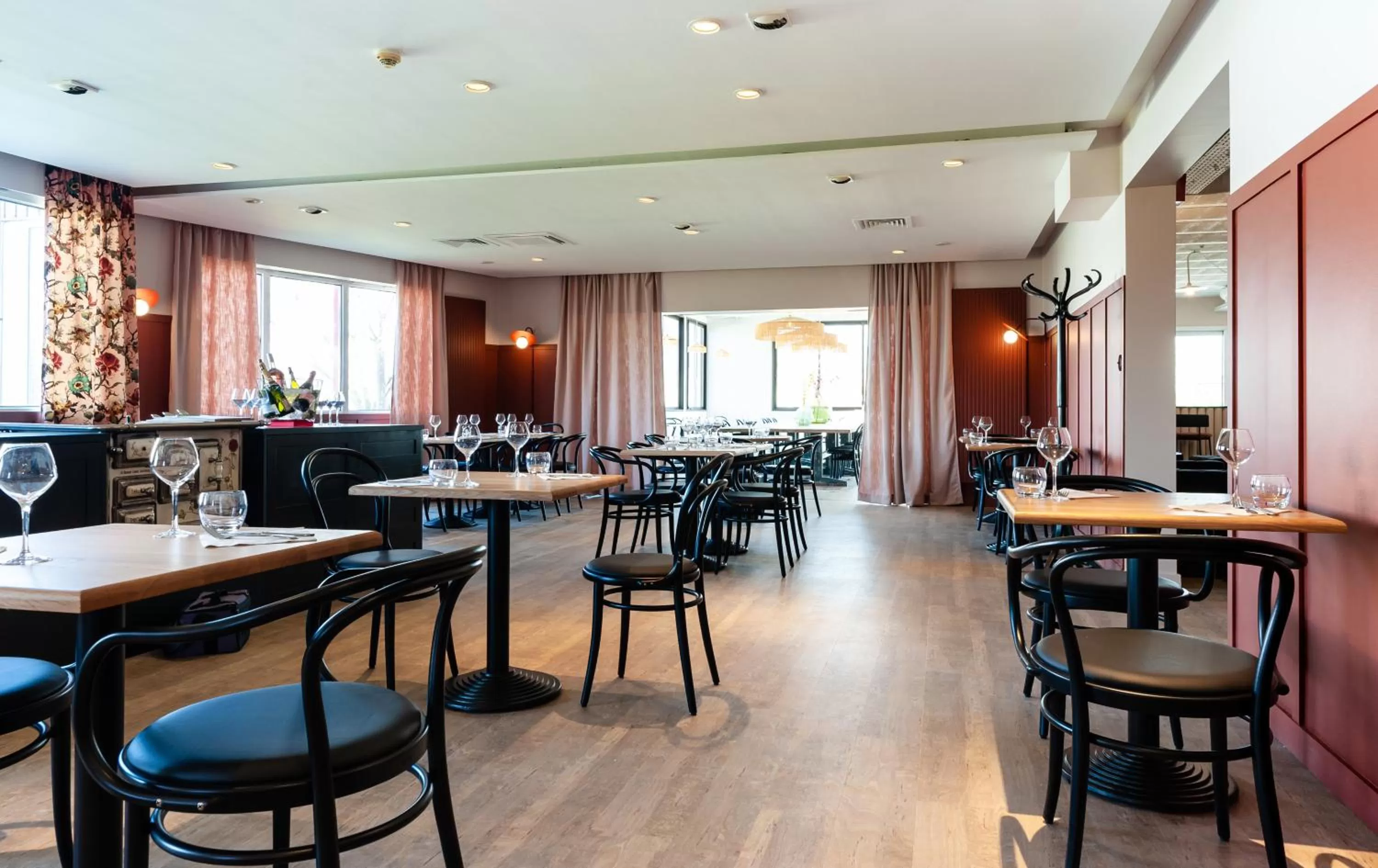 Restaurant/places to eat in Kyriad Nuits Saint Georges Dijon Sud