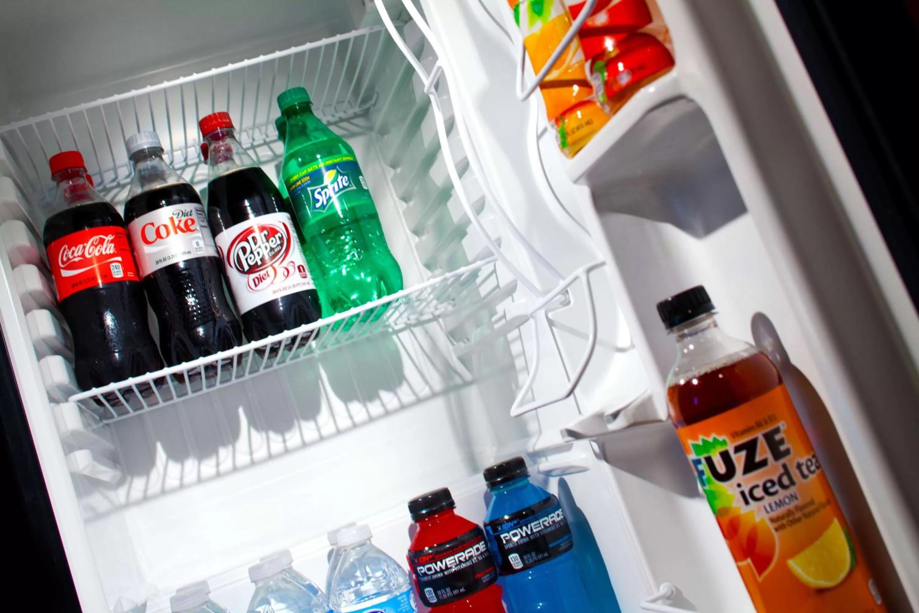 Kitchen or kitchenette in Embassy Suites by Hilton Austin Arboretum