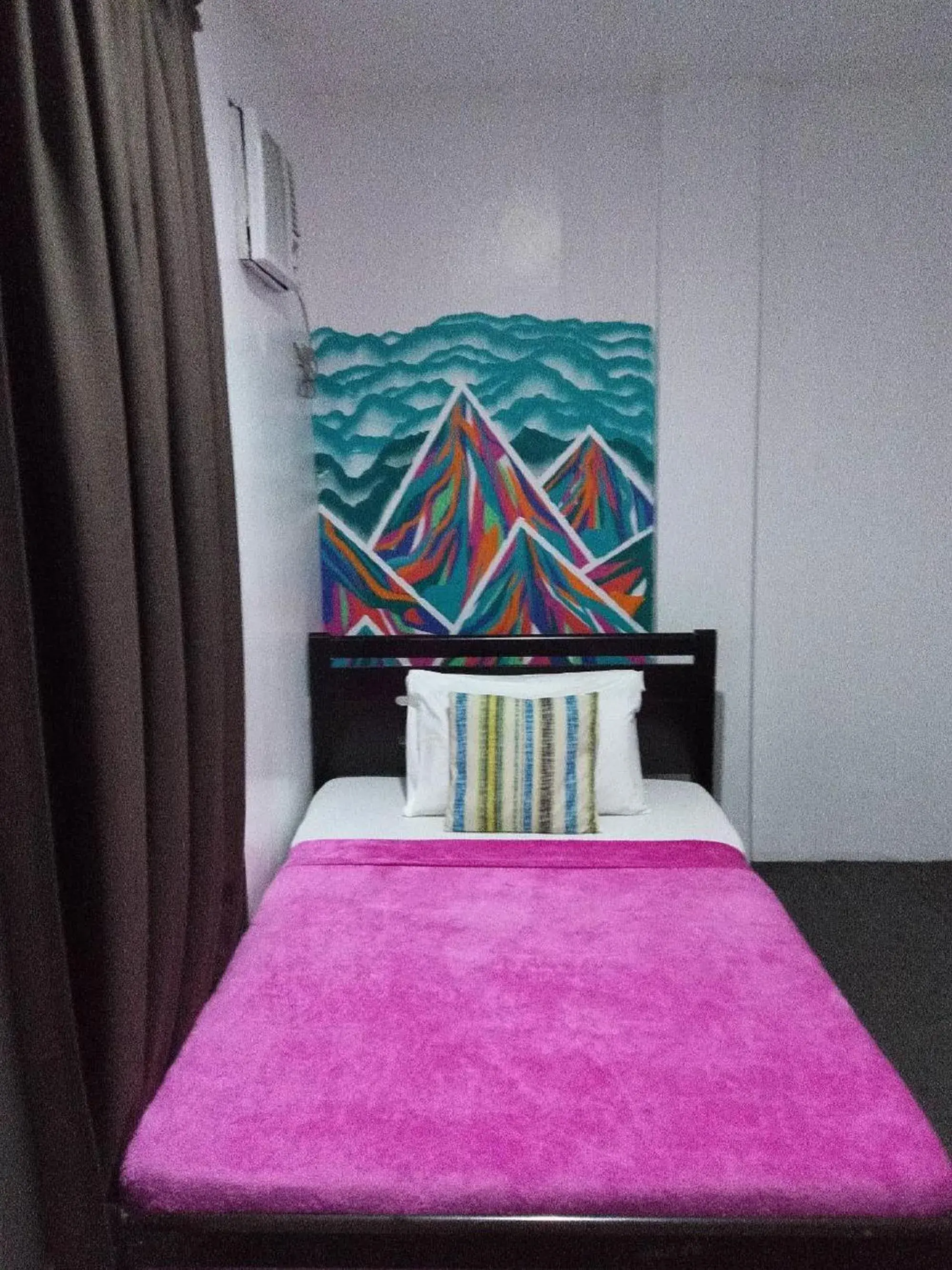 Bed in Dormitels.ph España Manila