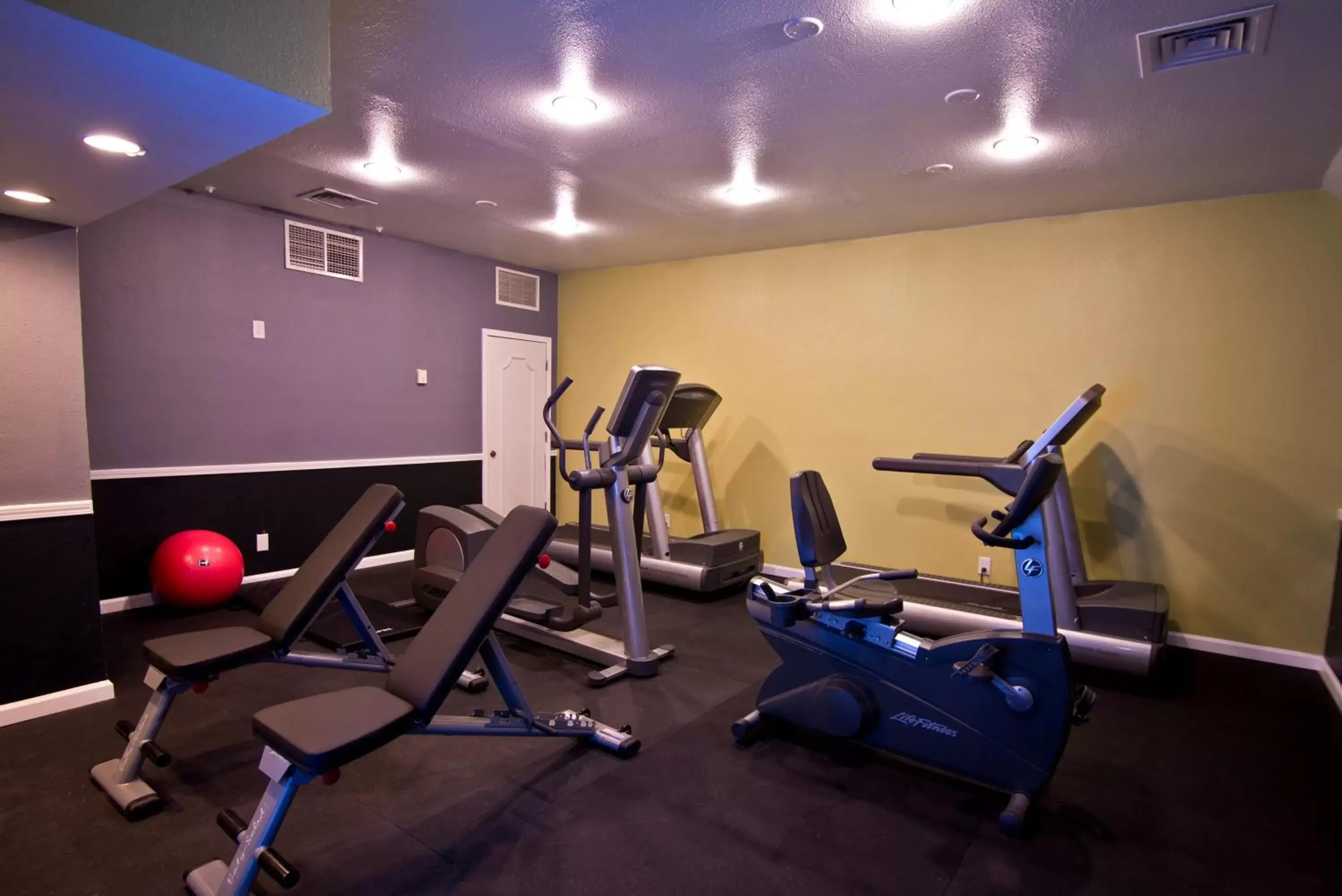 Fitness centre/facilities, Fitness Center/Facilities in Chase Suite El Paso