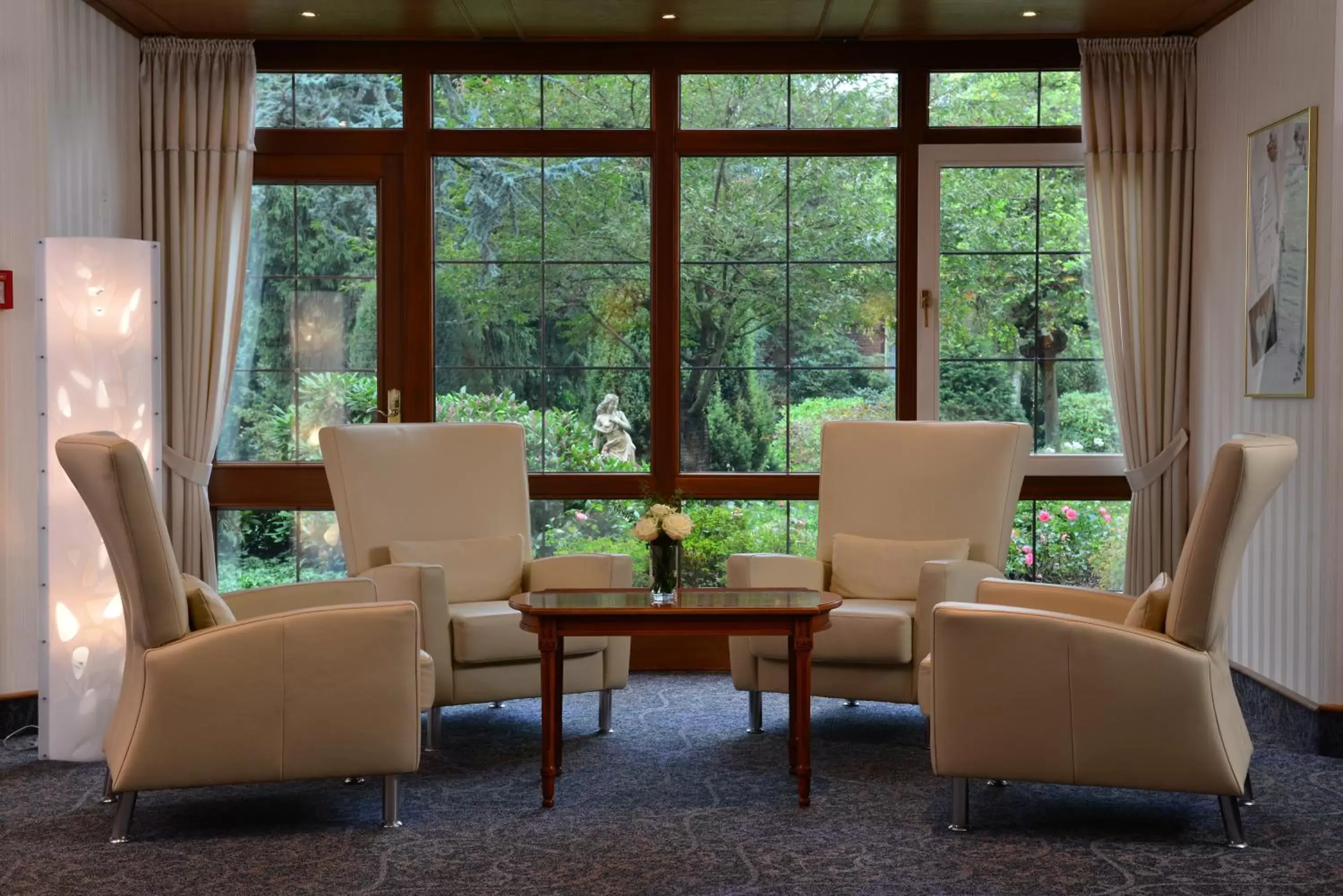 Communal lounge/ TV room, Seating Area in Hotel Celler Tor